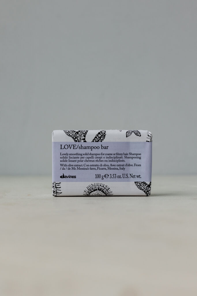 BU// Твёрдый шампунь для разглаживания завитка DAVINES LOVE Shampoo Bar 100g