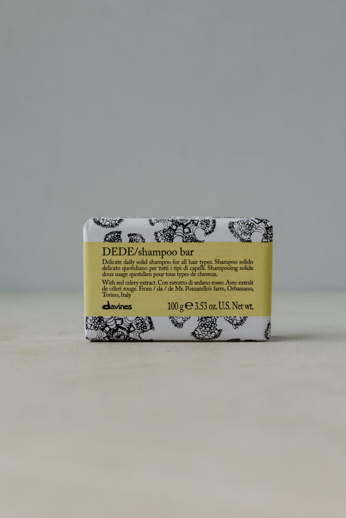 BU// Твёрдый шампунь для деликатного очищения волос DAVINES DEDE Shampoo Bar 100g