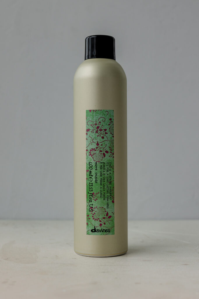 Лак сильной фиксации для длительной стойкой укладки DAVINES More Inside Strong Hold Hairspray 400ml