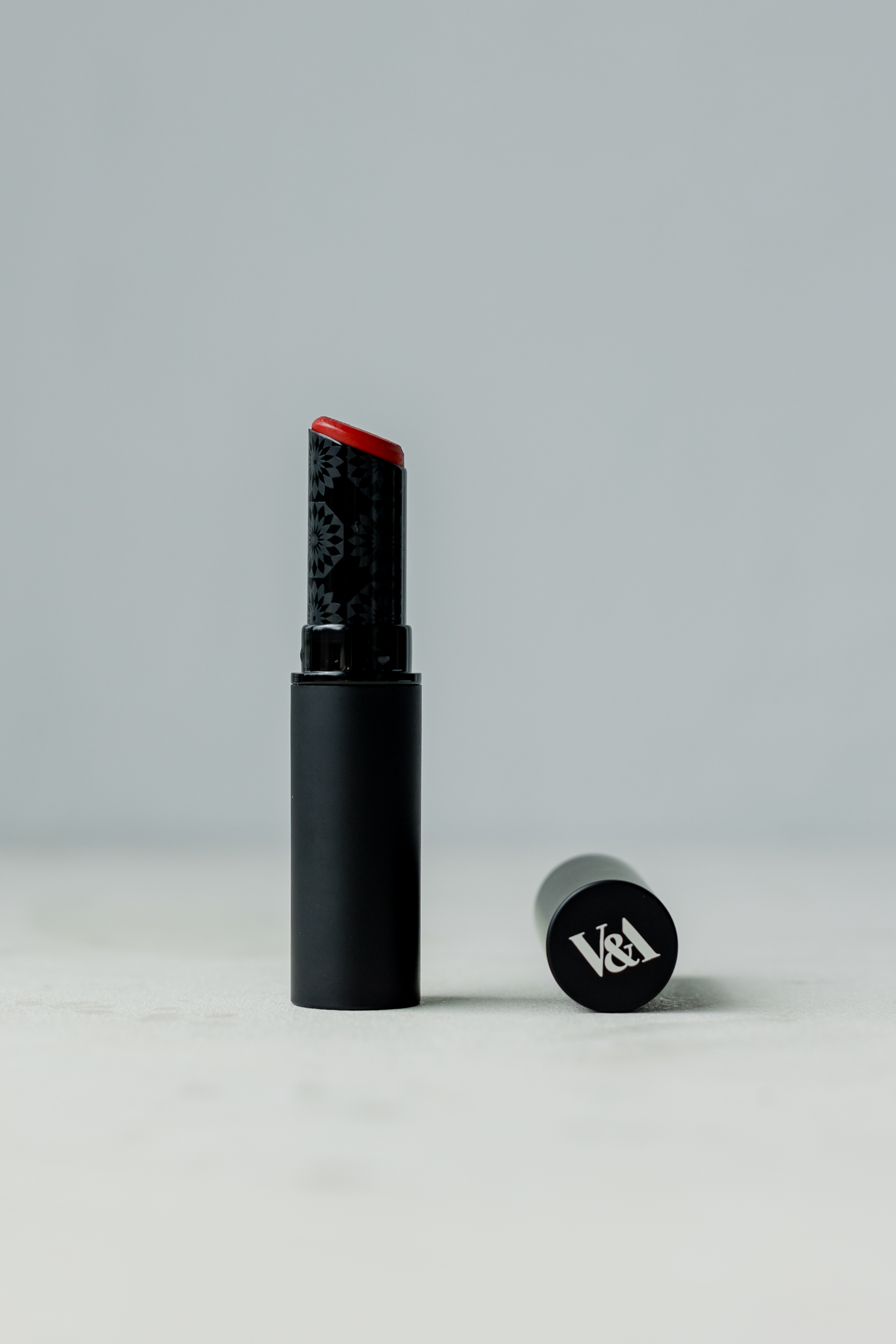 Матовая губная помада V&A Rouge Essential Lipstick Matte[Halo] 3.4 g