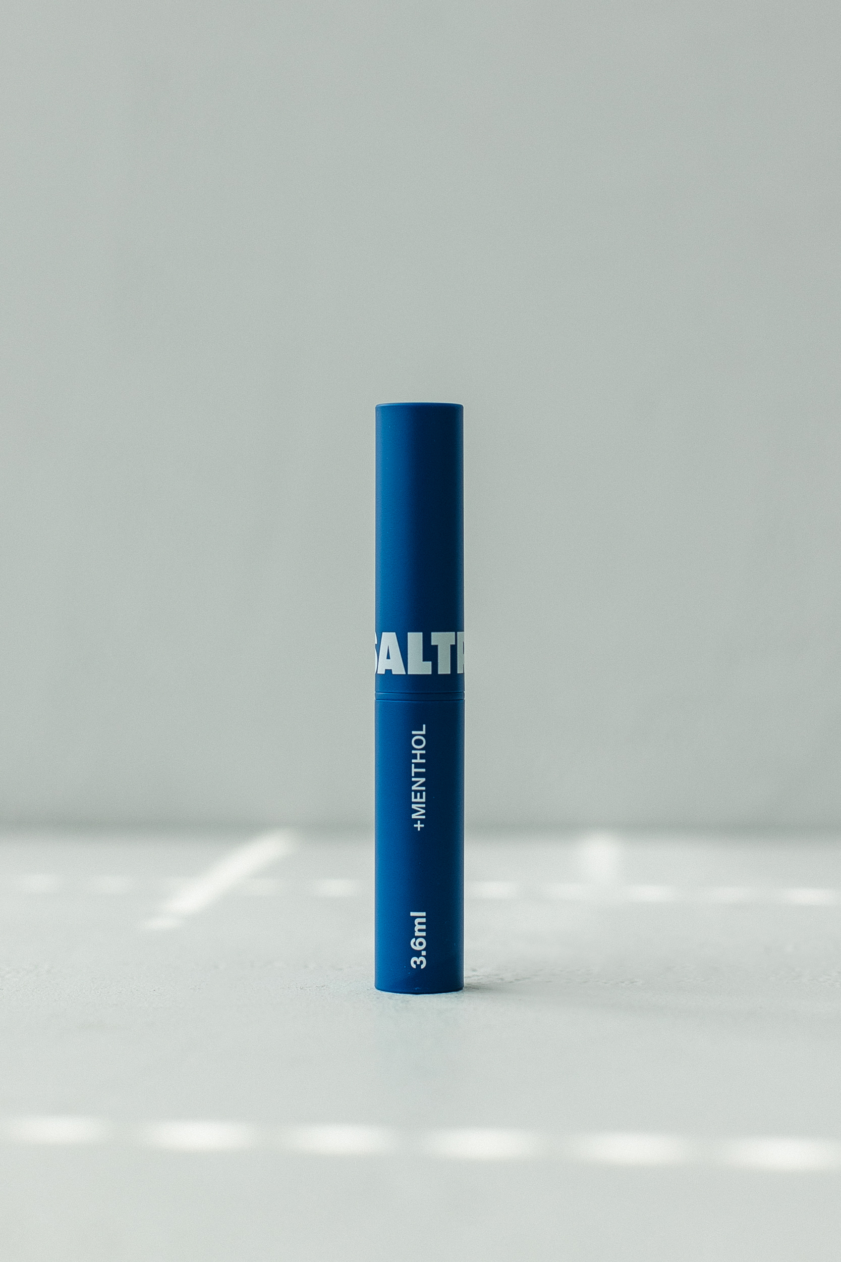 BU// Бальзам для губ с серой солью Ментол SALTRAIN Graysalt Lip Balm - Menthol 3,6ml
