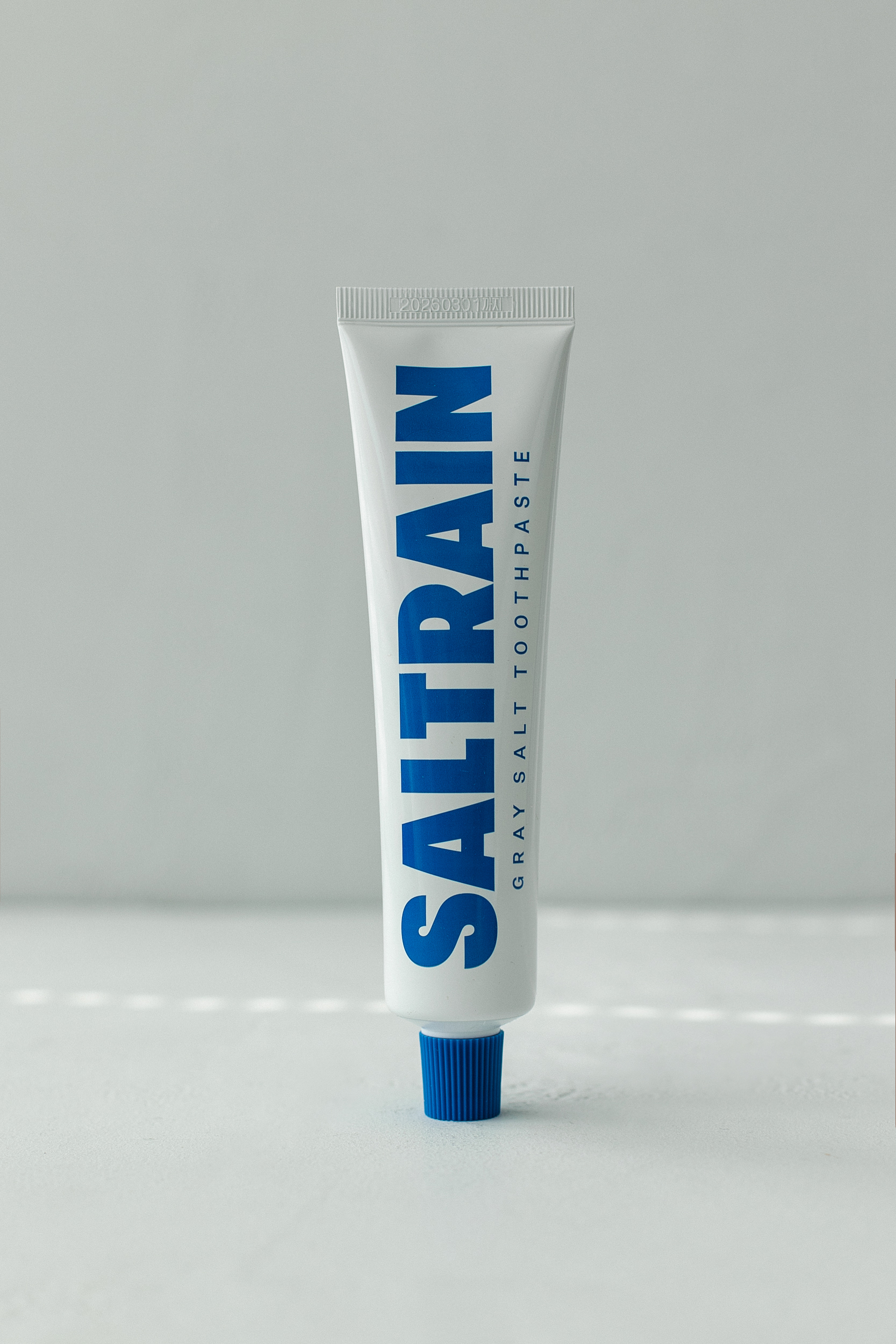 Классическая зубная паста SALTRAIN Blue Clean Breath Toothpaste 100g - фото 1