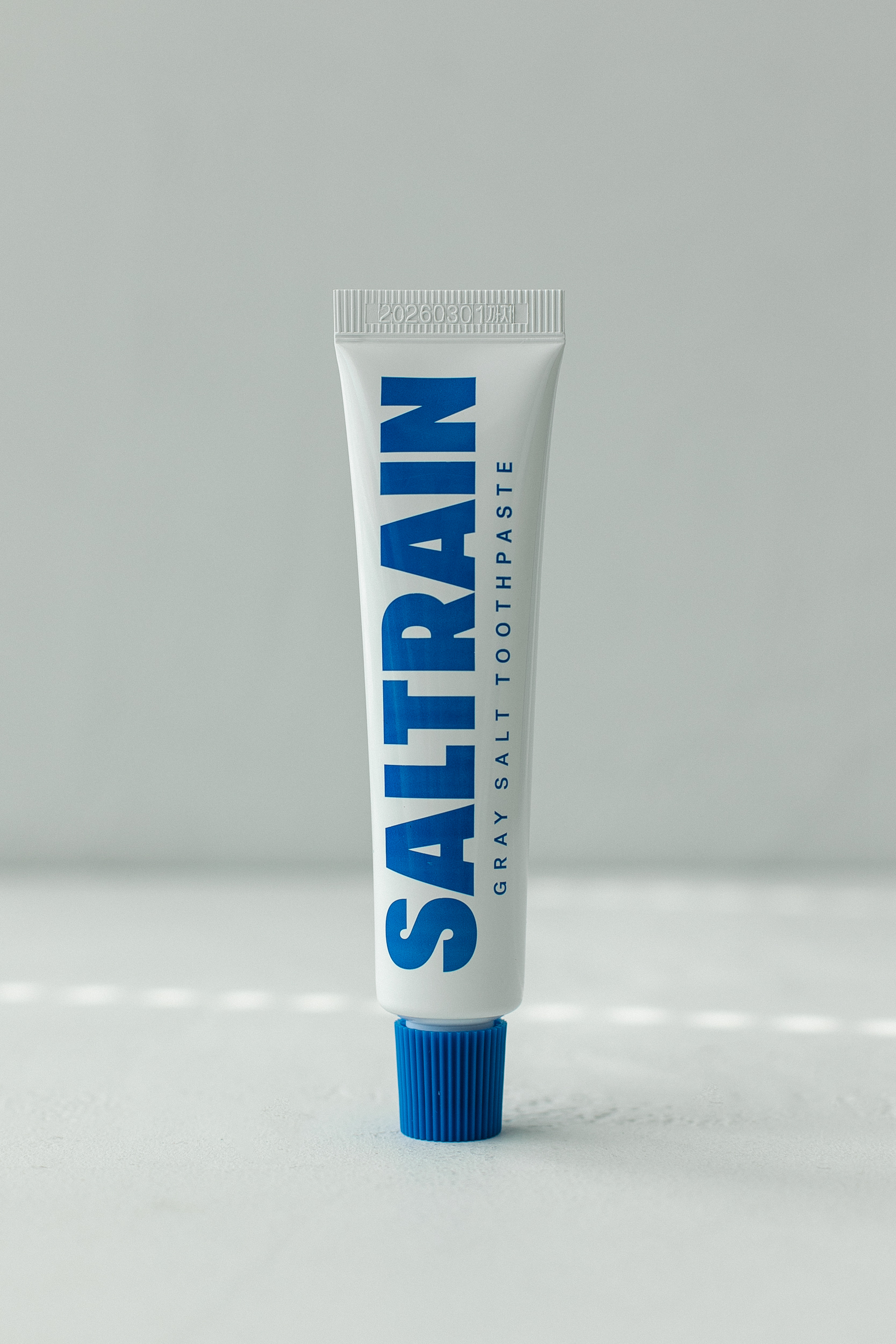 Классическая мини-зубная паста SALTRAIN Mini Blue Clean Breath Toothpaste 30g - фото 1
