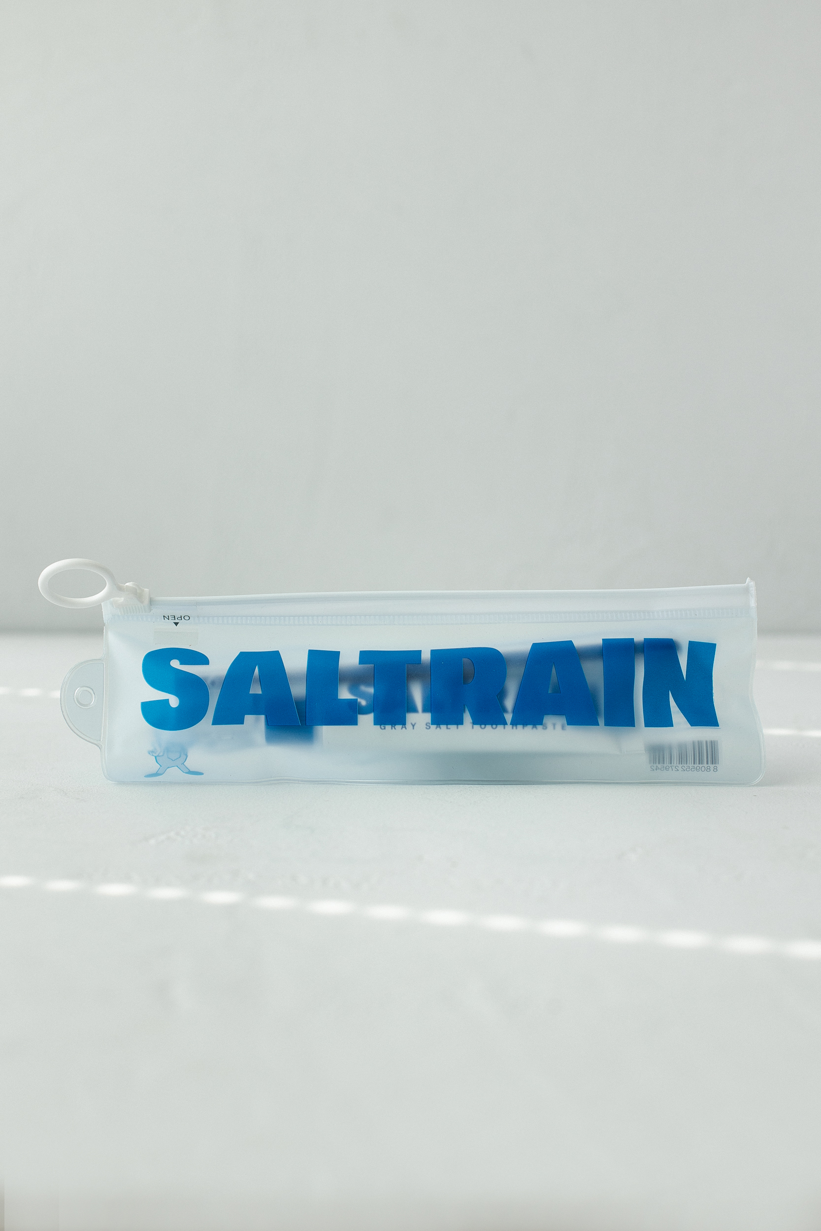 Дорожный набор синий SALTRAIN Travel Kit Blue (Зубная паста Gray Salt 30g + зубная щетка)