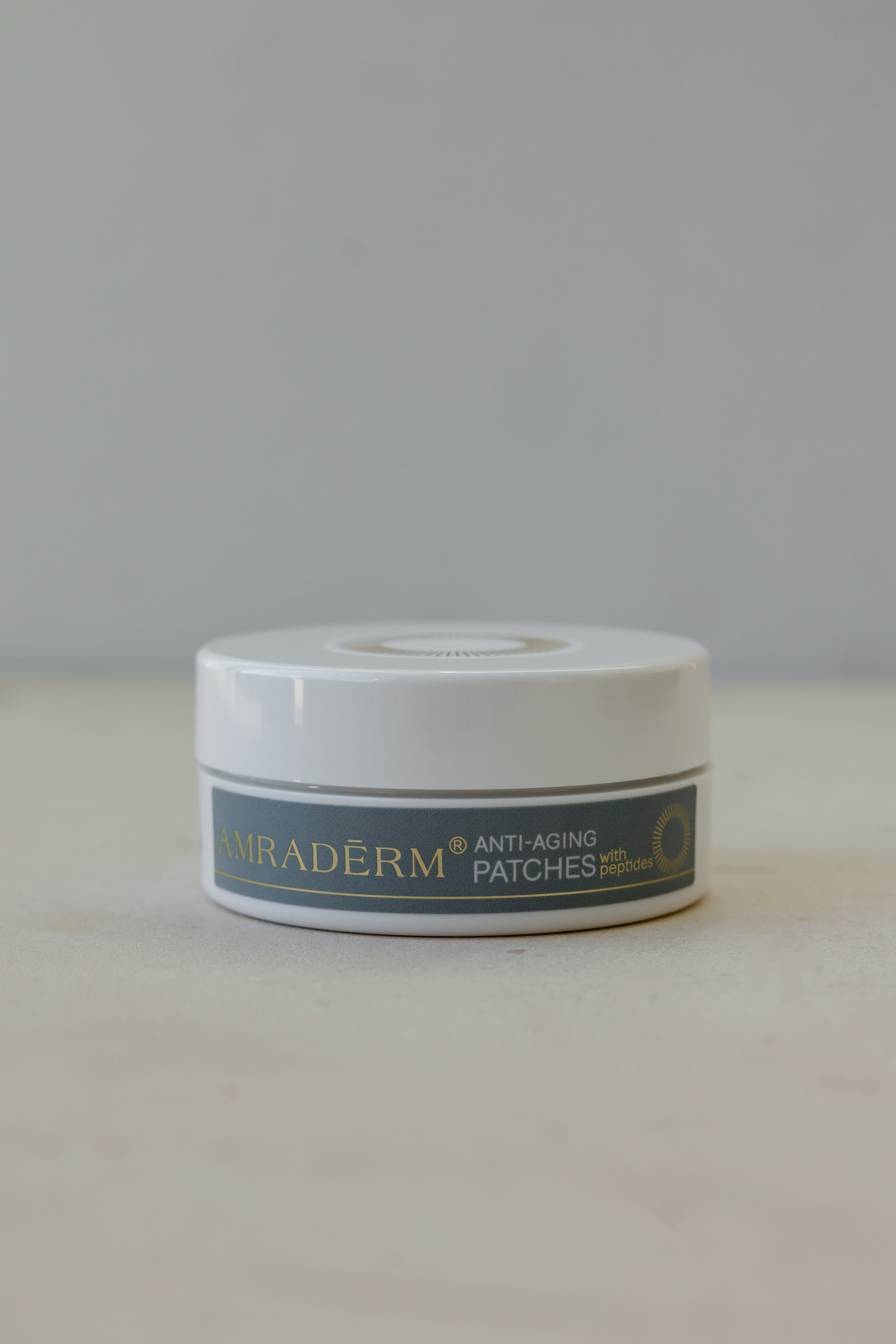 

Гидрогелевые омолаживающие патчи с пептидами AMRADERM Anti-Aging Patches with Peptides 60шт