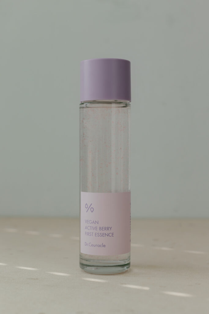 BU// Эссенция активные ягоды с ресвератролом Dr. Ceuracle Vegan Active Berry First Essence 150ml