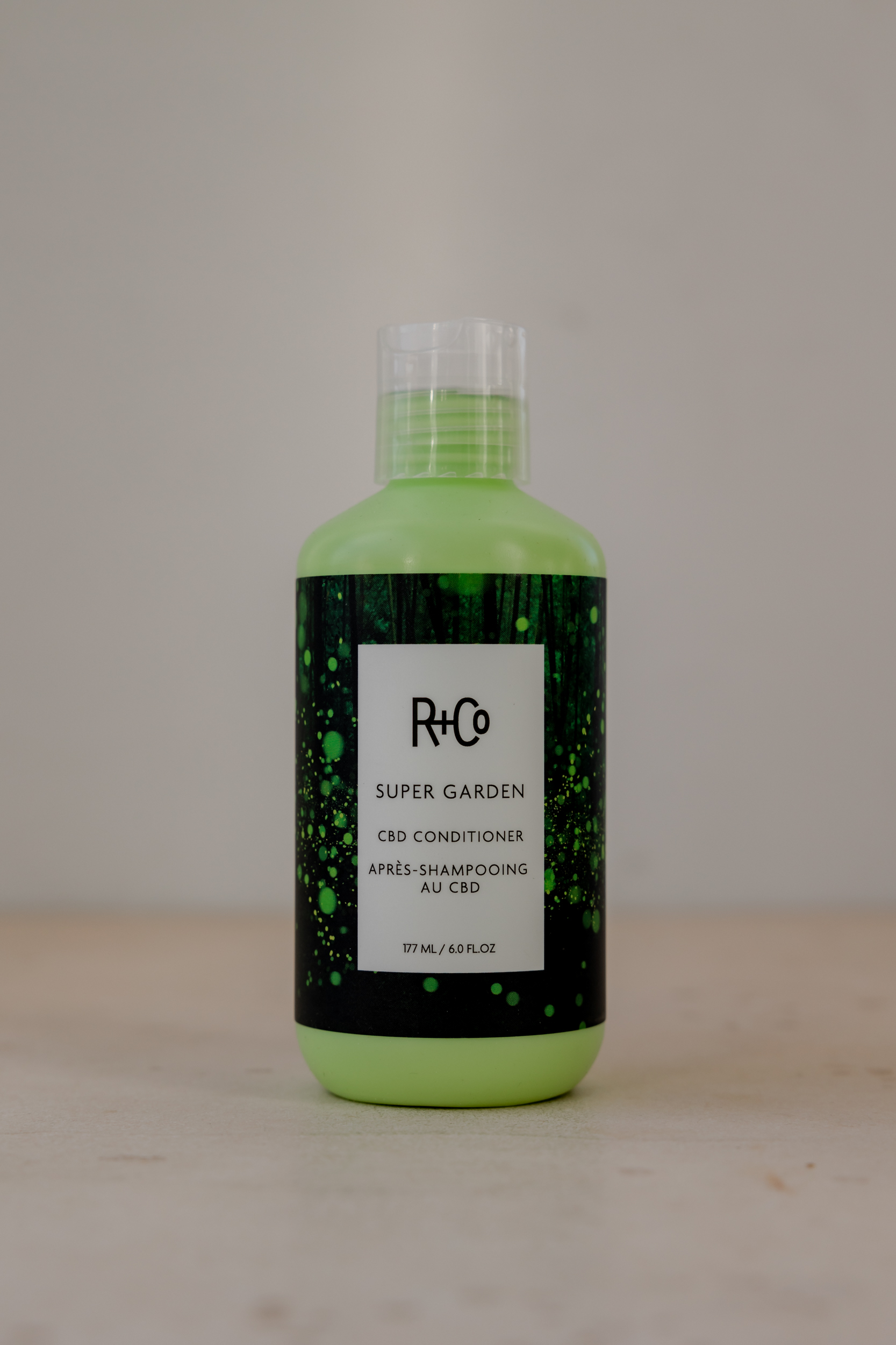 R+Co SUPER GARDEN CBD CONDITIONER Дивный сад успокаивающий кондиционер 177 ml