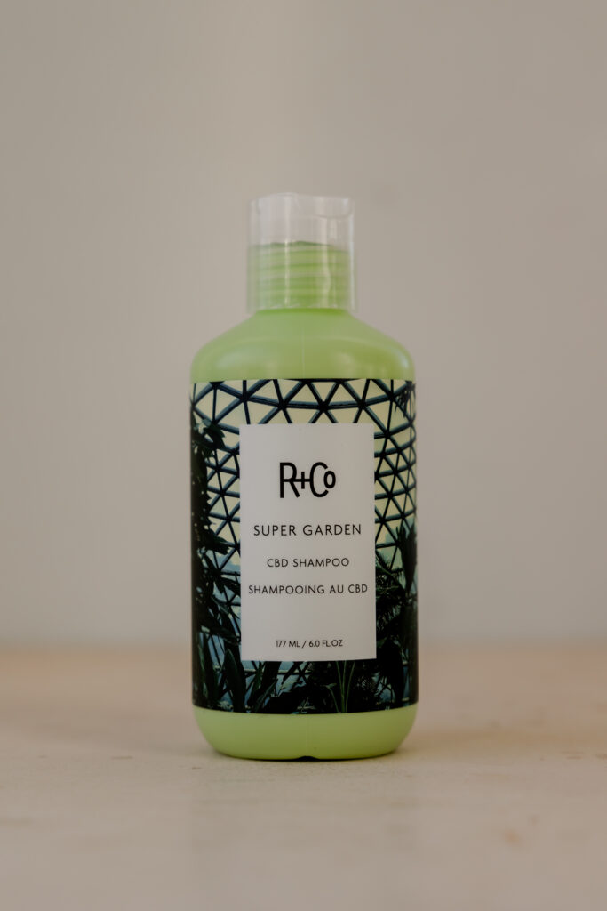 R+Co SUPER GARDEN CBD SHAMPOO Дивный сад успокаивающий шампунь 177 ml