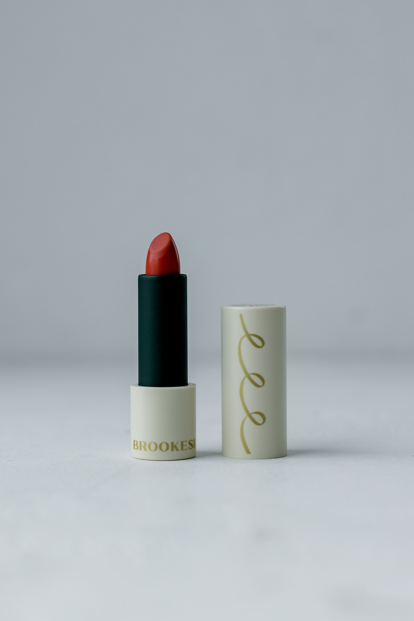 Помада для губ BROOKESIA Glazed Scene Lipstick [01 Heimish] 3.5g