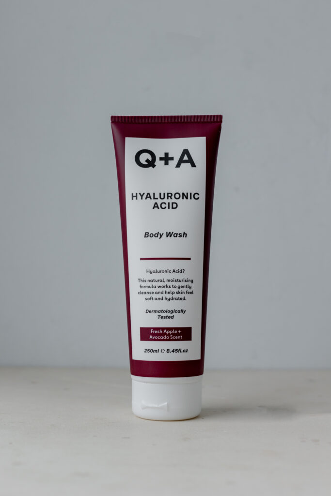 Увлажняющий гель для душа Q+A Hyaluronic Acid Body Wash 250 ml