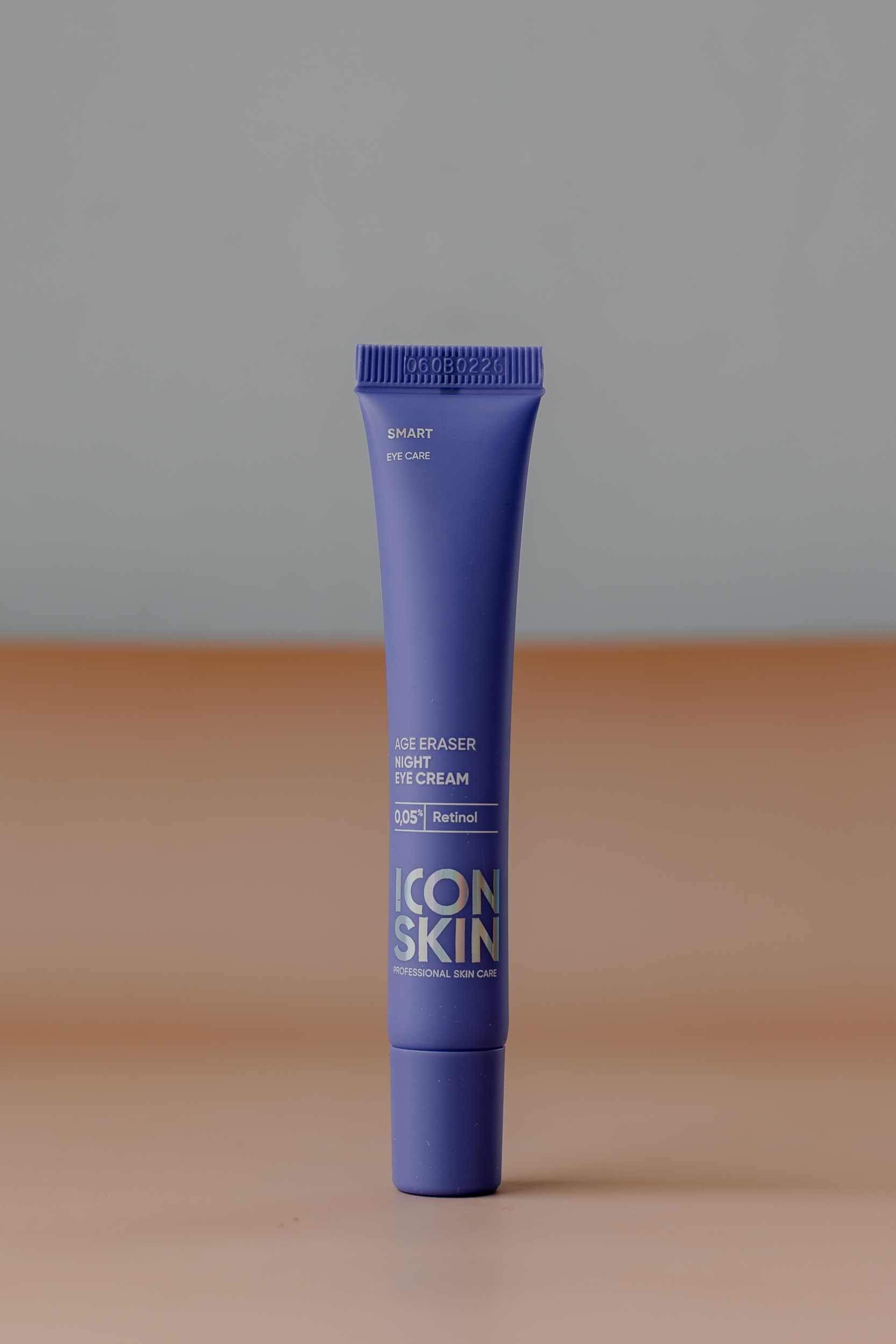 Ночной крем для кожи вокруг глаз на основе 0,05% ретинола ICON SKIN Age Eraser Night Eye Cream 20 ml - фото 1