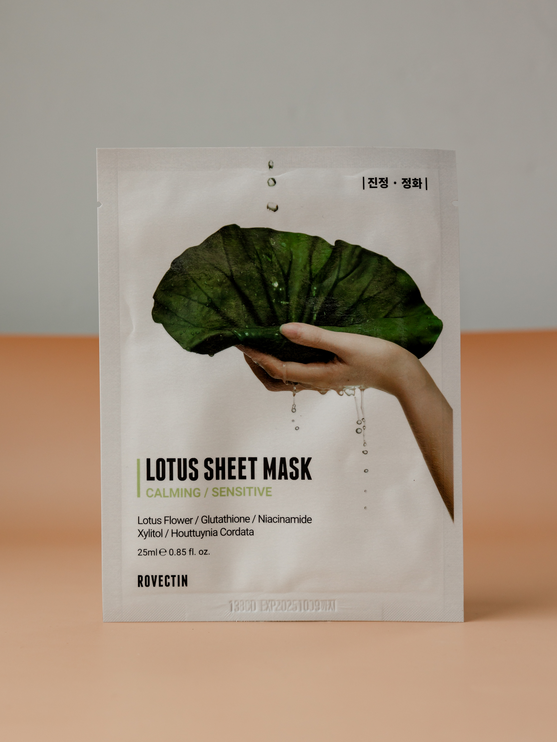 Увлажняющая тканевая маска ROVECTIN Clean Lotus Water Calmin Sheet Mask 25ml