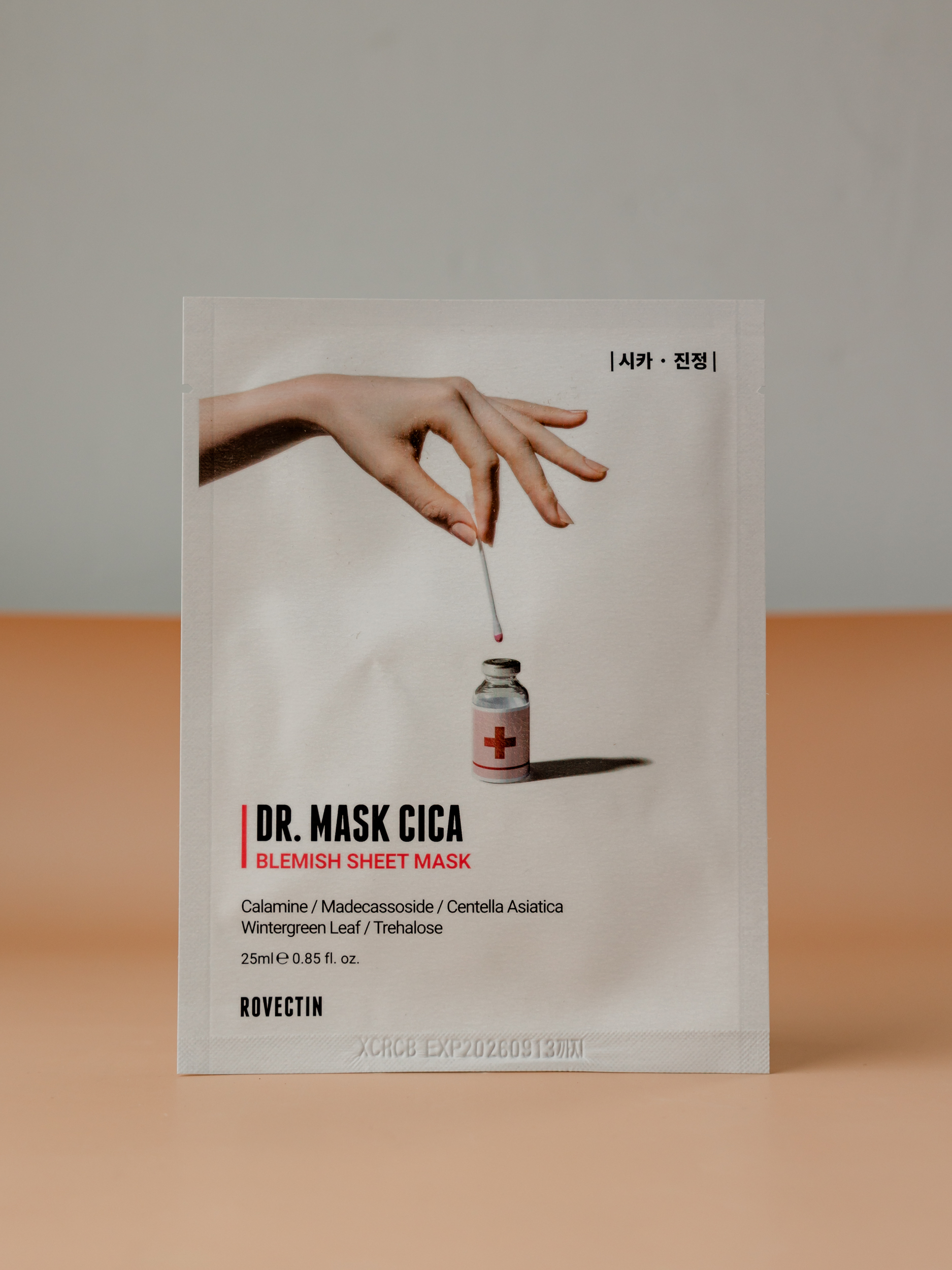 Тканевая маска, которая способна оказать сос- помощь ROVECTIN Skin Essentials Dr. Mask Cica Blemish Sheet Mask 25ml