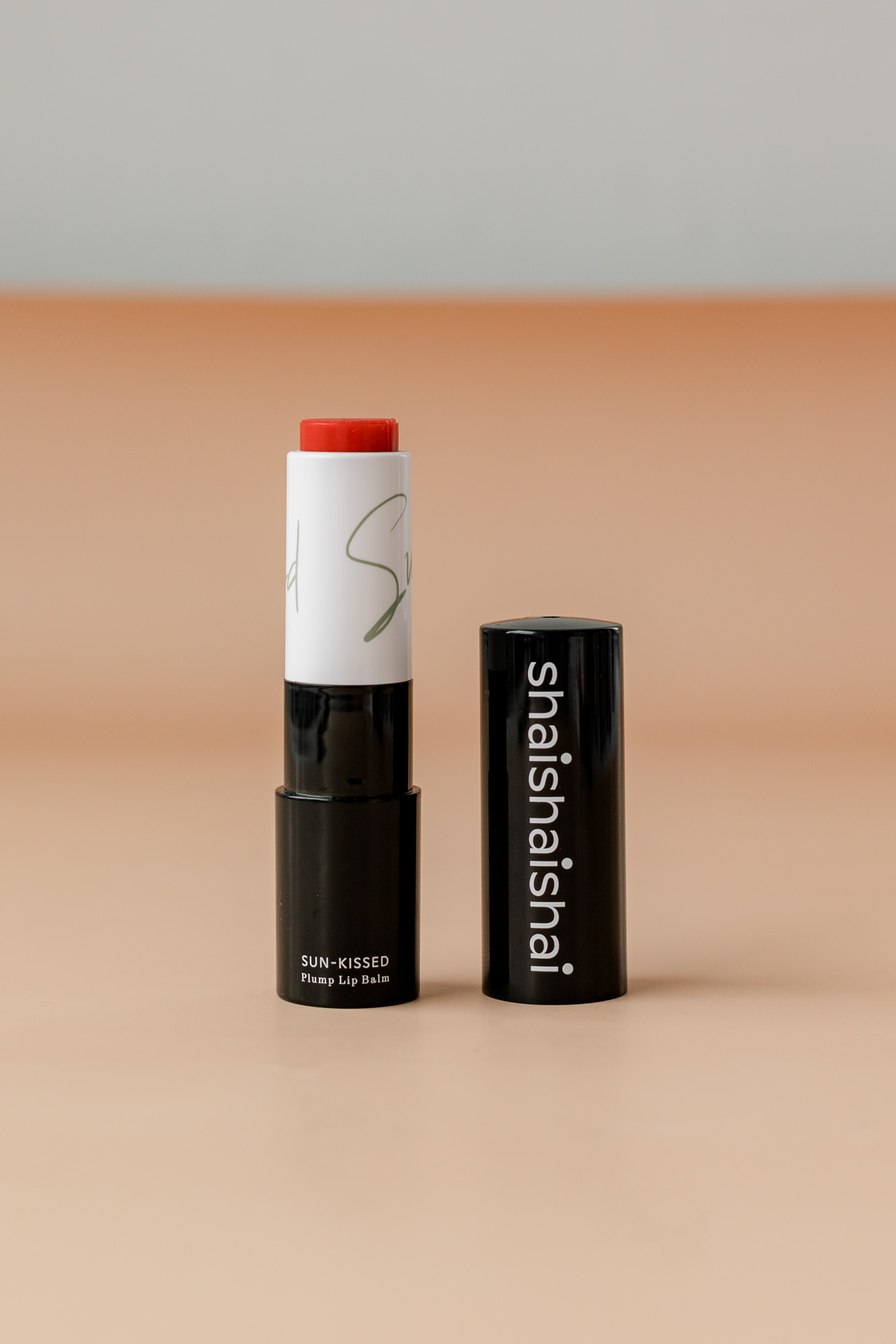 Бальзам для губ "Коралловое лето" SHAISHAISHAI Sun Kissed Plumping Lip Balm 4g (02) CORAL SUMMER