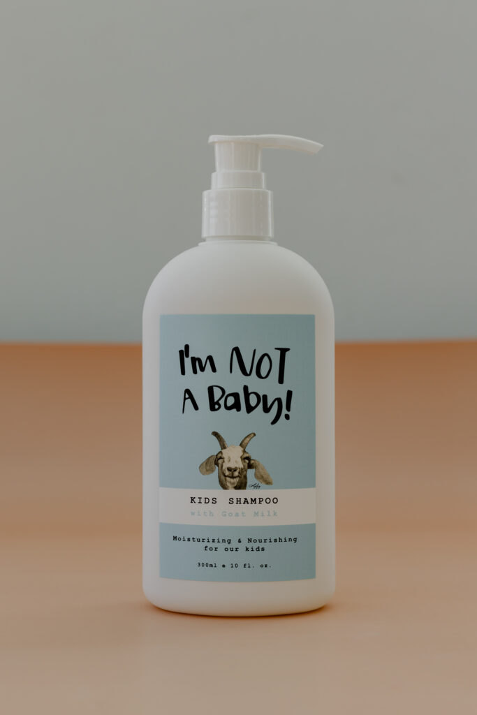 Детский шампунь с козьим молоком I’m Not A Baby Kids Shampoo 300ml