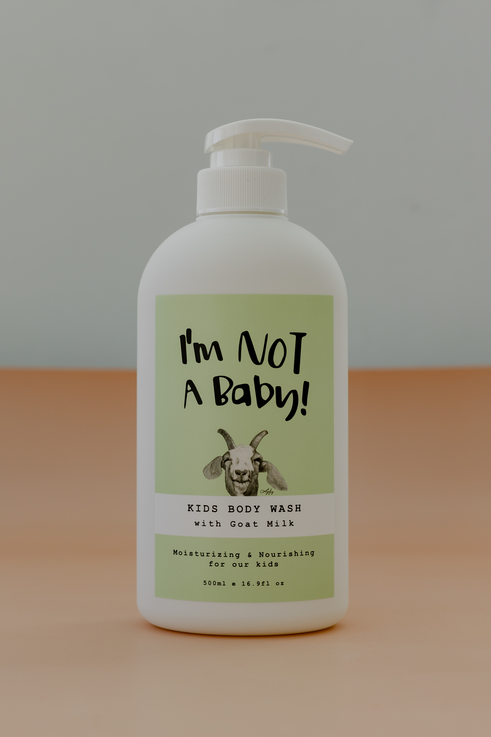 Детский гель для душа с козьим молоком I'm Not A Baby Kids Body Wash 500ml