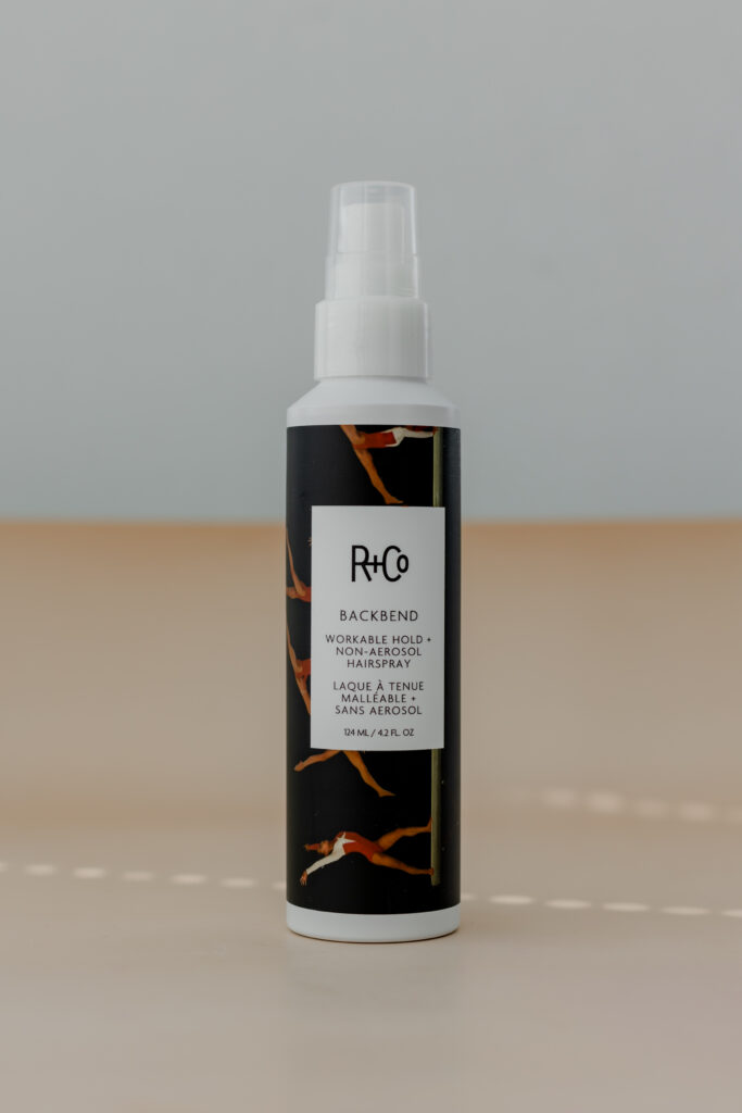 ИЗГИБ моделирующий спрей-мист для укладки быстрой фиксации R+Co BACKBEND Workable Hold+Non Aerosol Hairspray 124ml