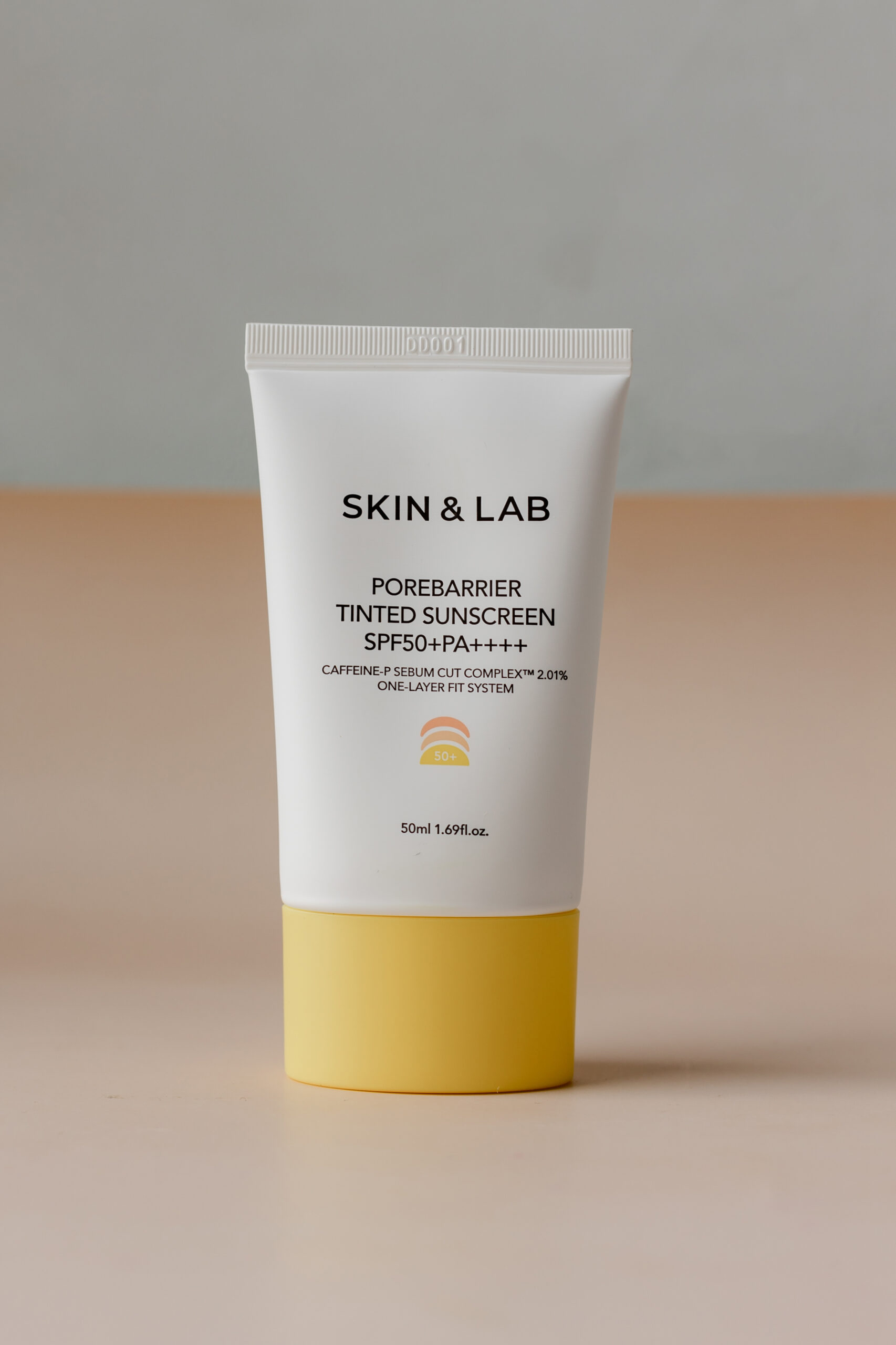 Тонирующий солнезащитный крем на основе физических фильтров SKIN&LAB Porebarrier Tinted Sunscreen SPF50+ PA++++ 50ml