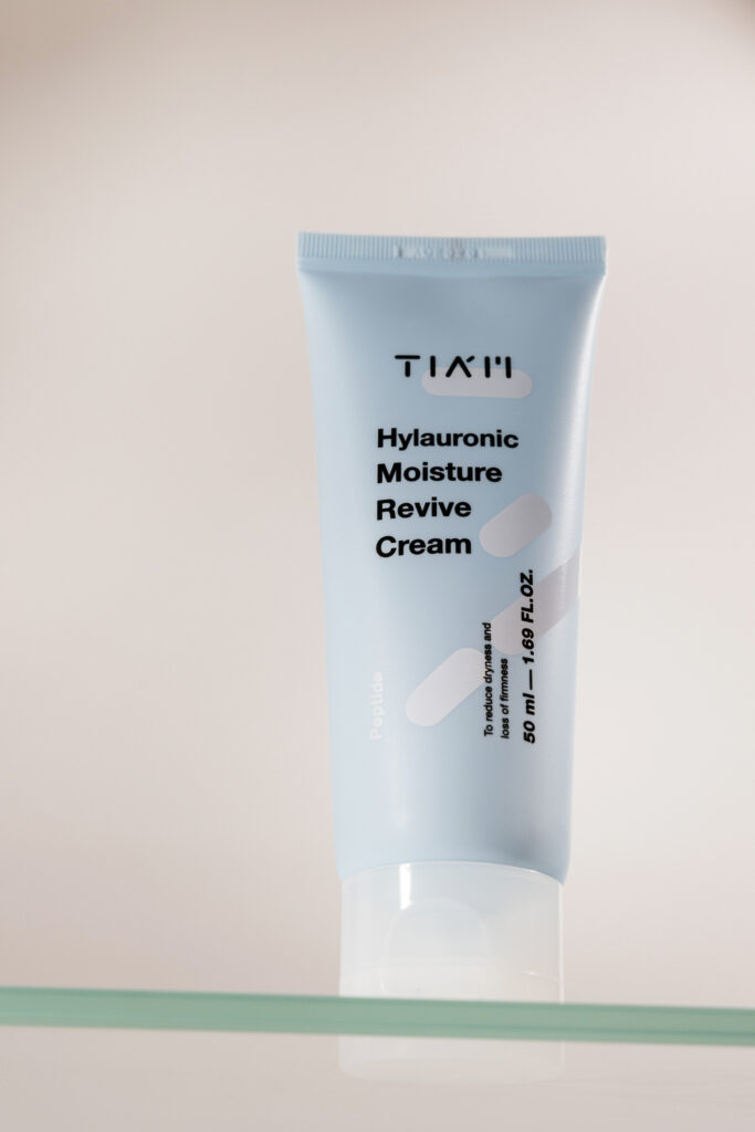 Интенсивно – увлажняющий базовый крем TIAM Hyaluronic Moisture Revive Cream 50ml