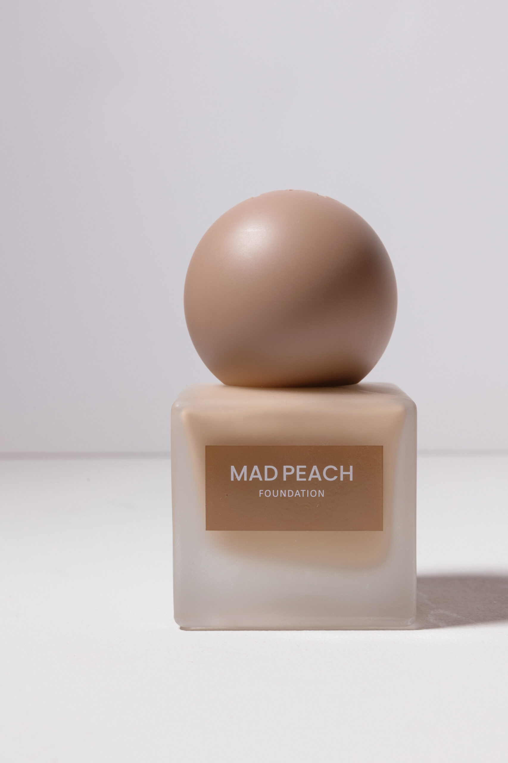 Увлажняющее тональное средство MAD PEACH Style Fit Foundation [2.0 Natural Beige] 30ml