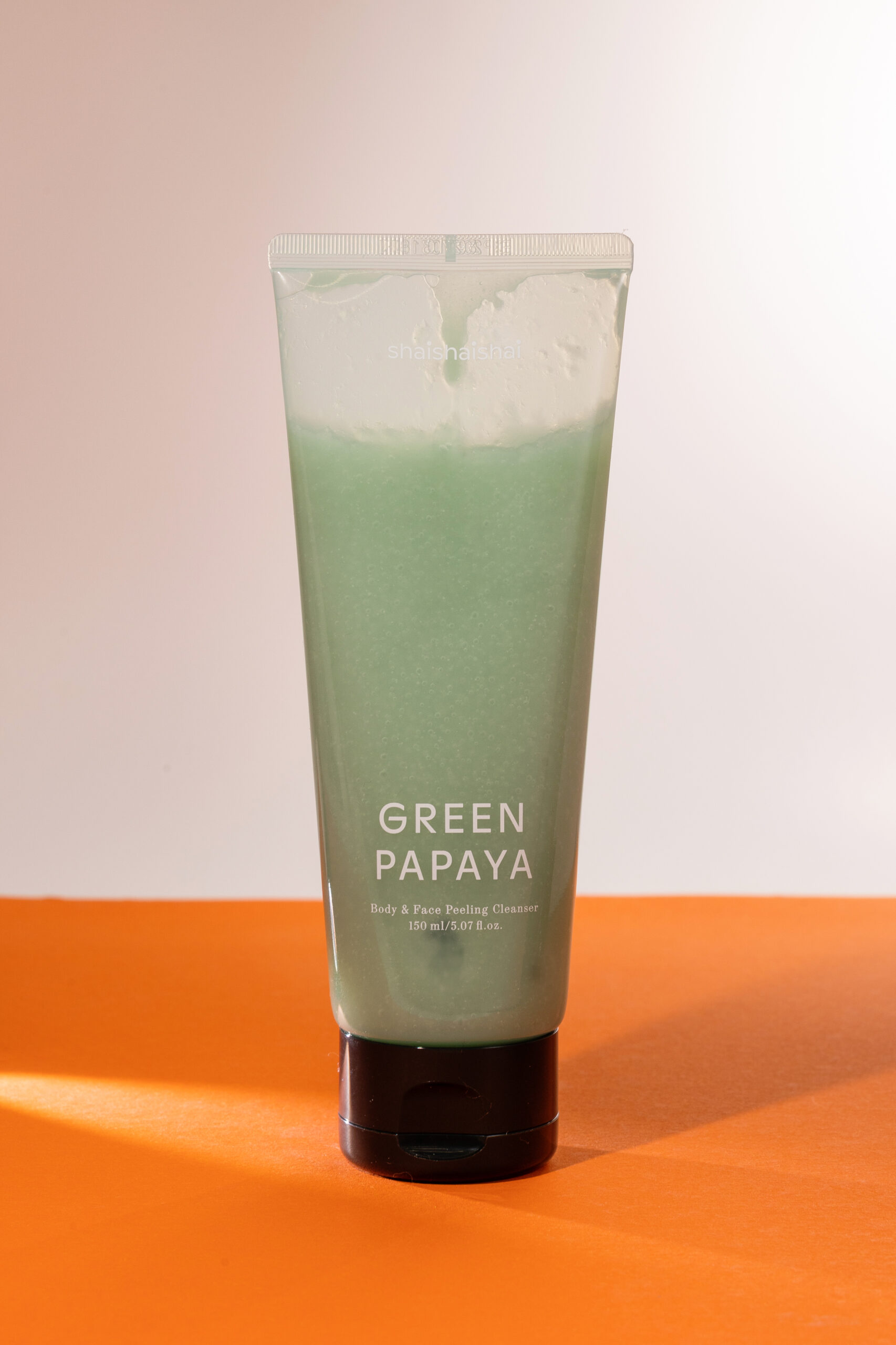 Очищающий гель-пилинг для лица и тела SHAISHAISHAI Green Papaya Body and Face Peeling Cleanser 150 ml 2990₽