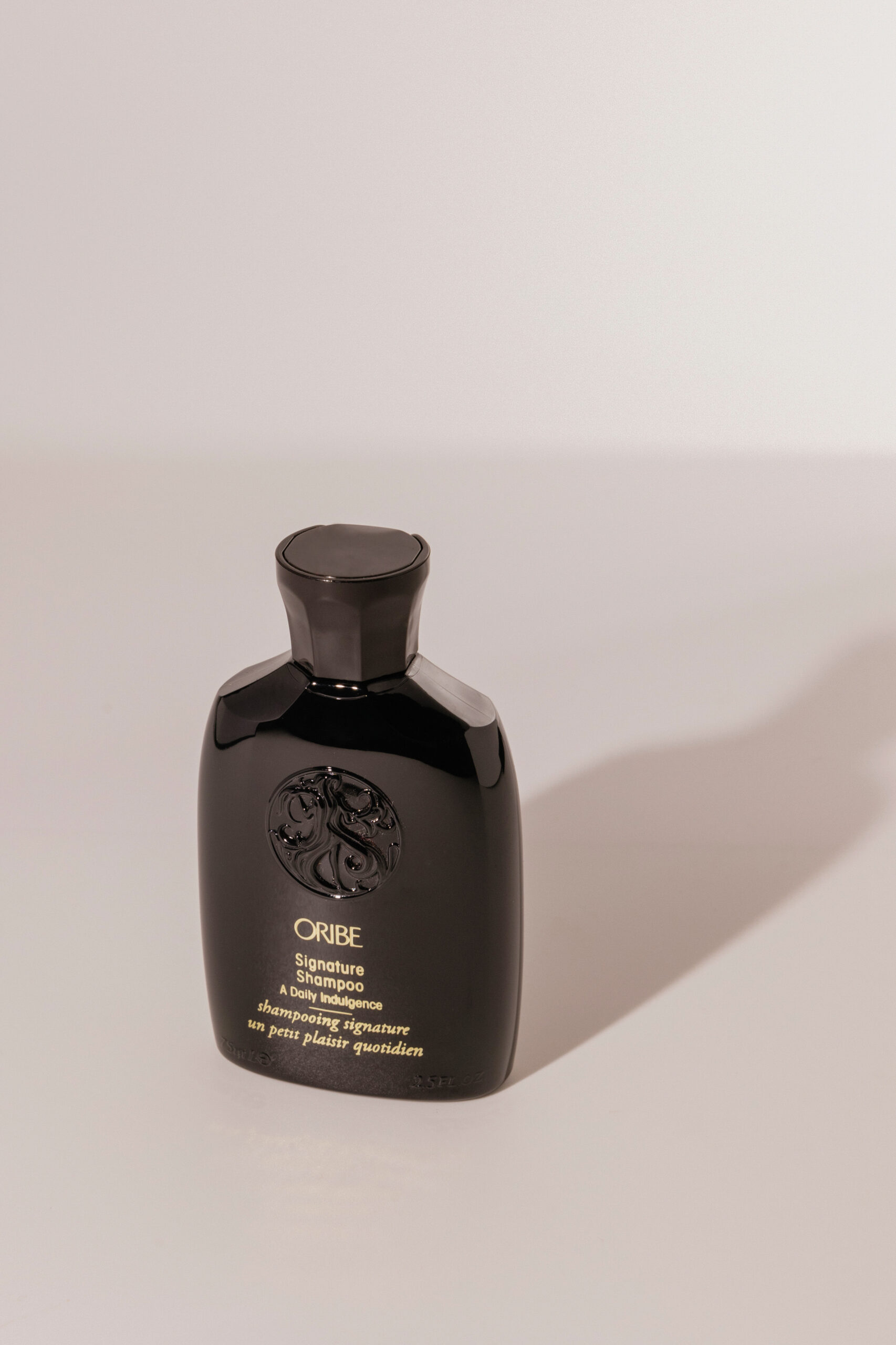 

Шампунь для ежедневного ухода Вдохновение дня Oribe Signature Shampoo A Daily Indulgence 75 ml