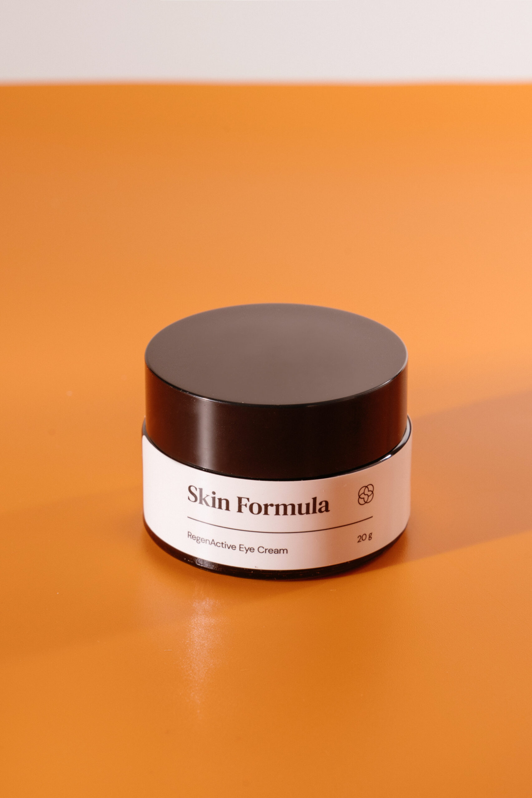 

Регенерирующий уплотняющий крем для кожи вокруг глаз против морщин Skin Formula RegenActive Eye Cream 20g