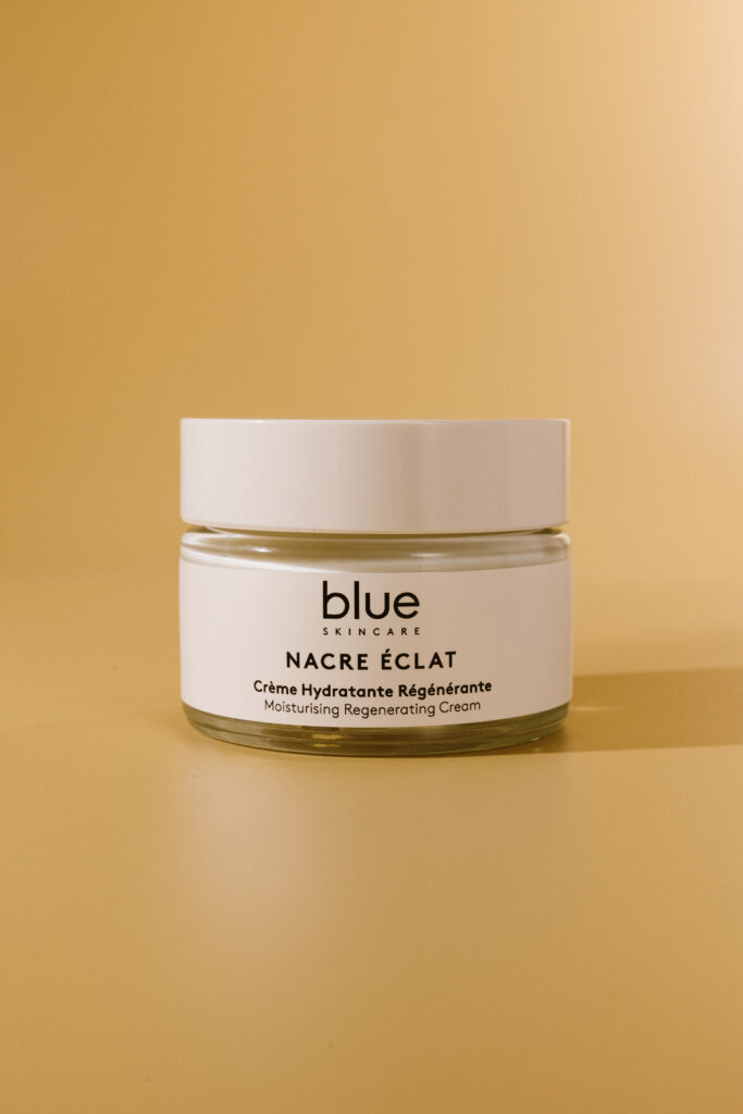 Регенерирующий крем для всех типов кожи BLUE SKINCARE Nacre Eclat Moisturizing Regenerating Cream 50 мл