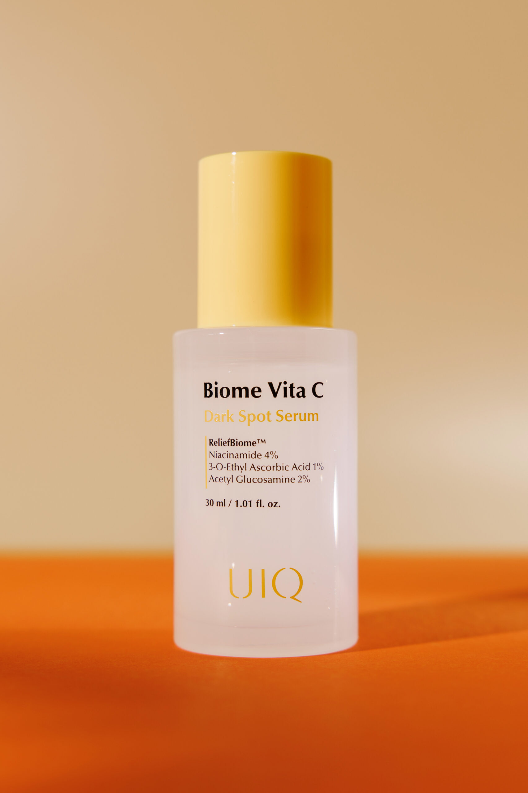 Осветляющая сыворотка с витамином С UIQ Biome Vita C Dark Spot Serum 30ml