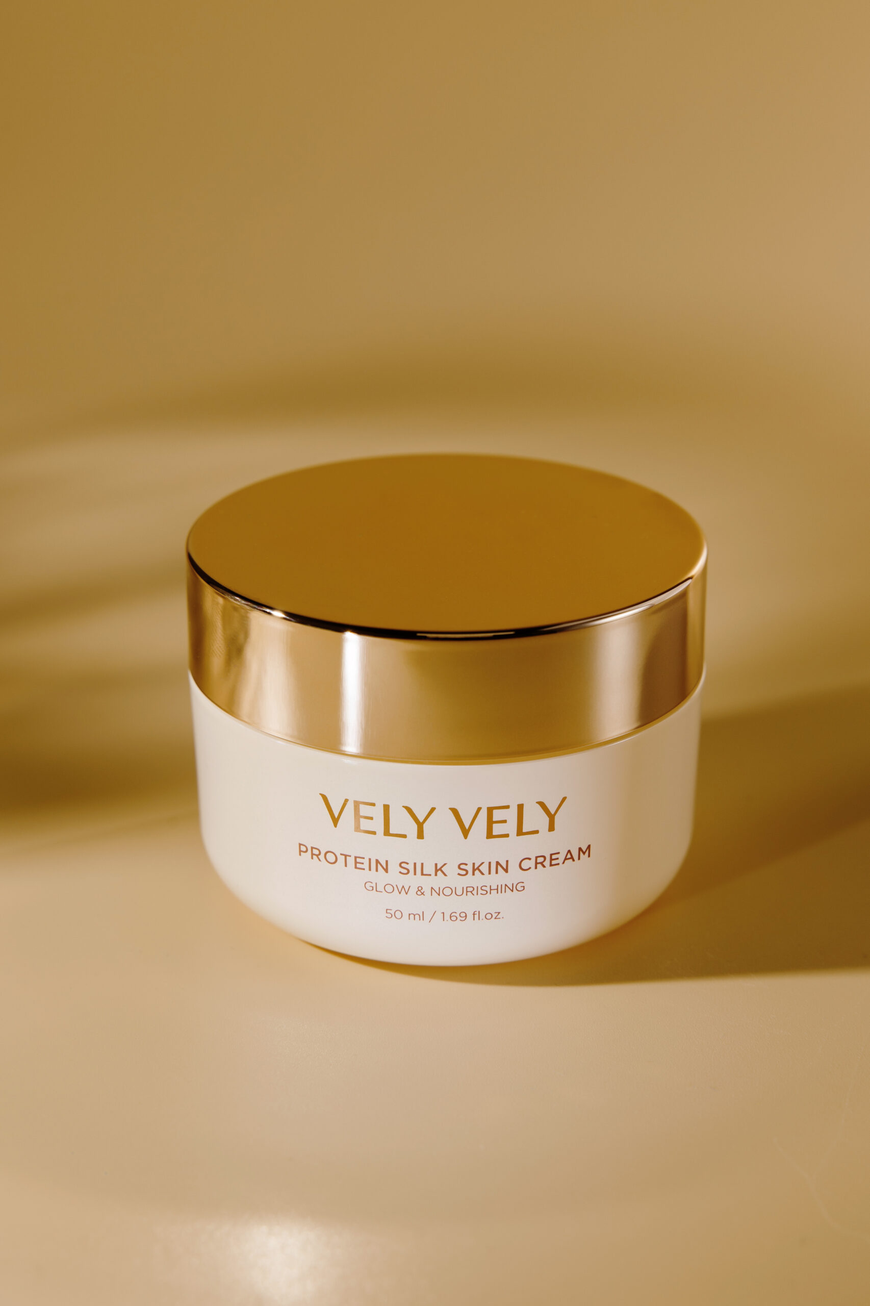 Крем с молочными протеинами и шелком Vely Vely Protein Silk Skin Cream 50ml 2990₽