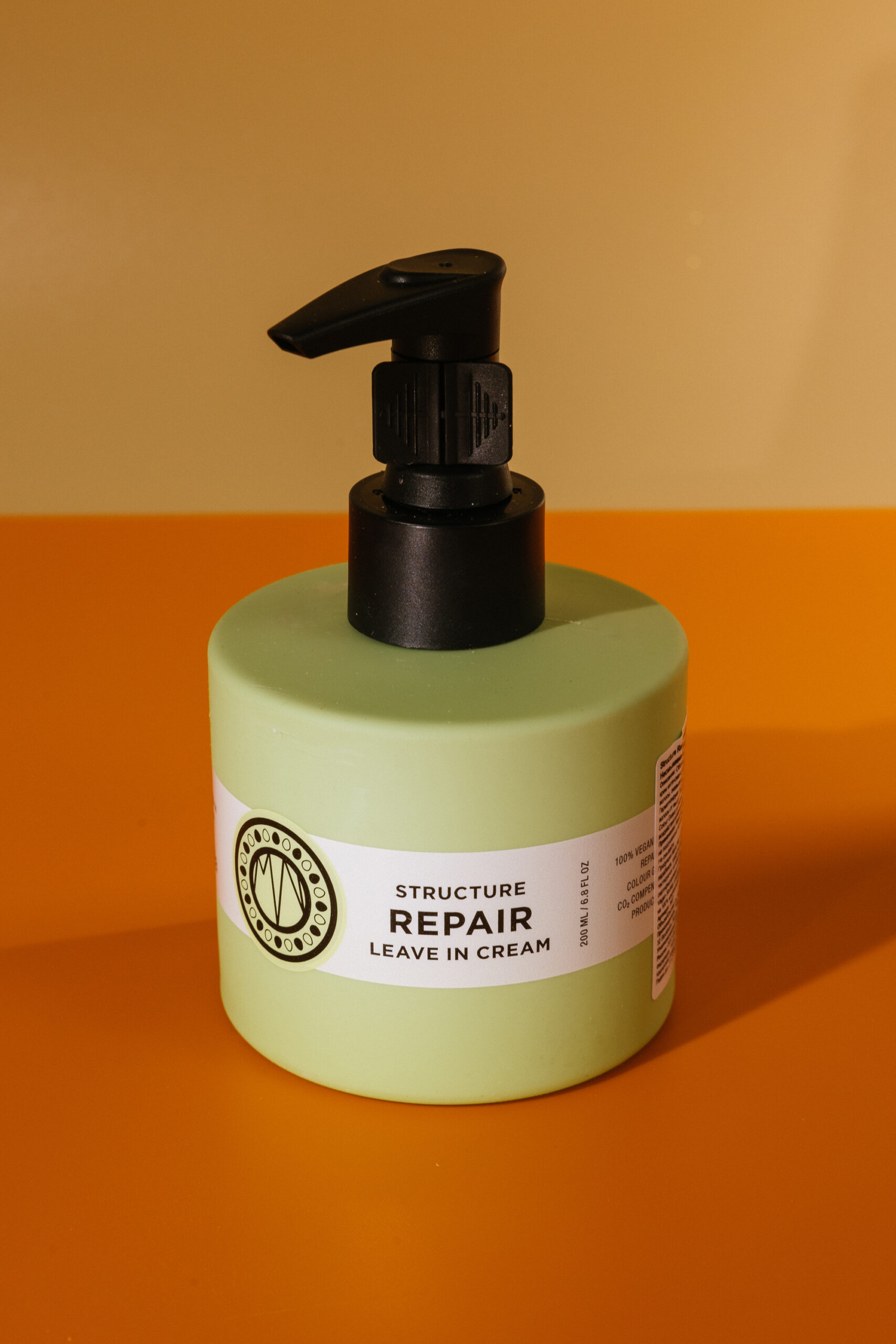 

Несмываемый крем-уход Ре-Конструкция Maria Nila Structure Repair Leave In Cream 200ml