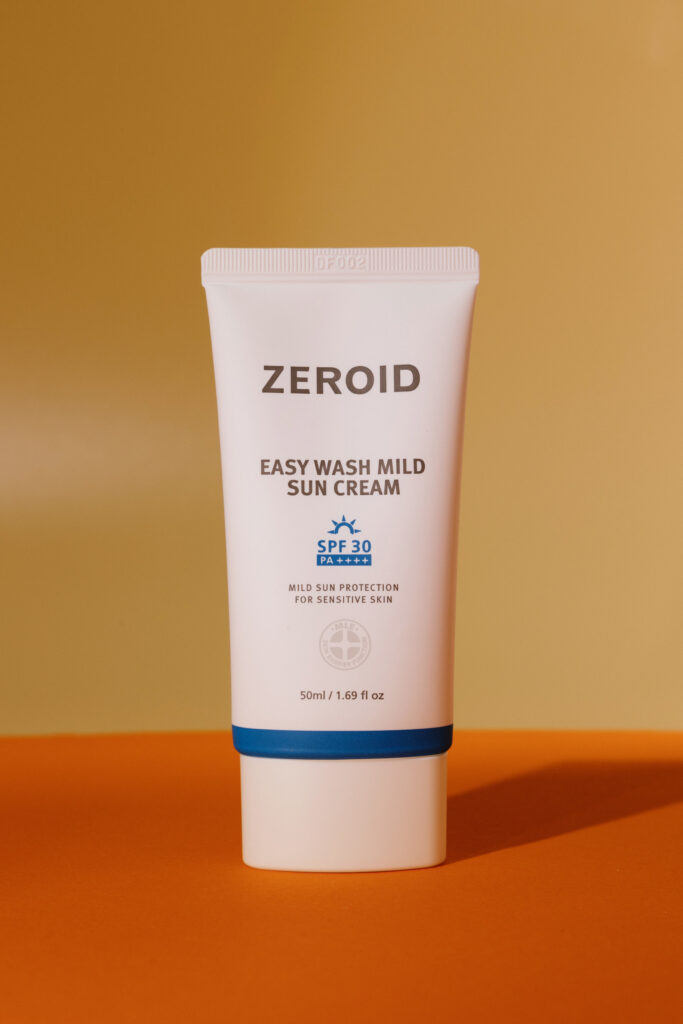 Легкий солнцезащитный крем для сухой и чувствительной кожи SPF30 ZEROID Easy Wash Mild Sun Cream SPF30PA++++ 50ml