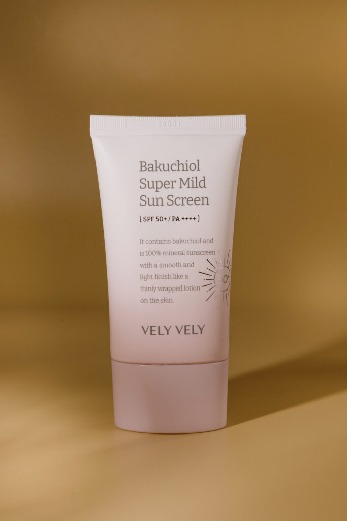 Супермягкий солнцезащитный крем с бакучиолом Vely Vely Bakuchiol Super Mild Sunscreen SPF 50+ PA++++ 50ml