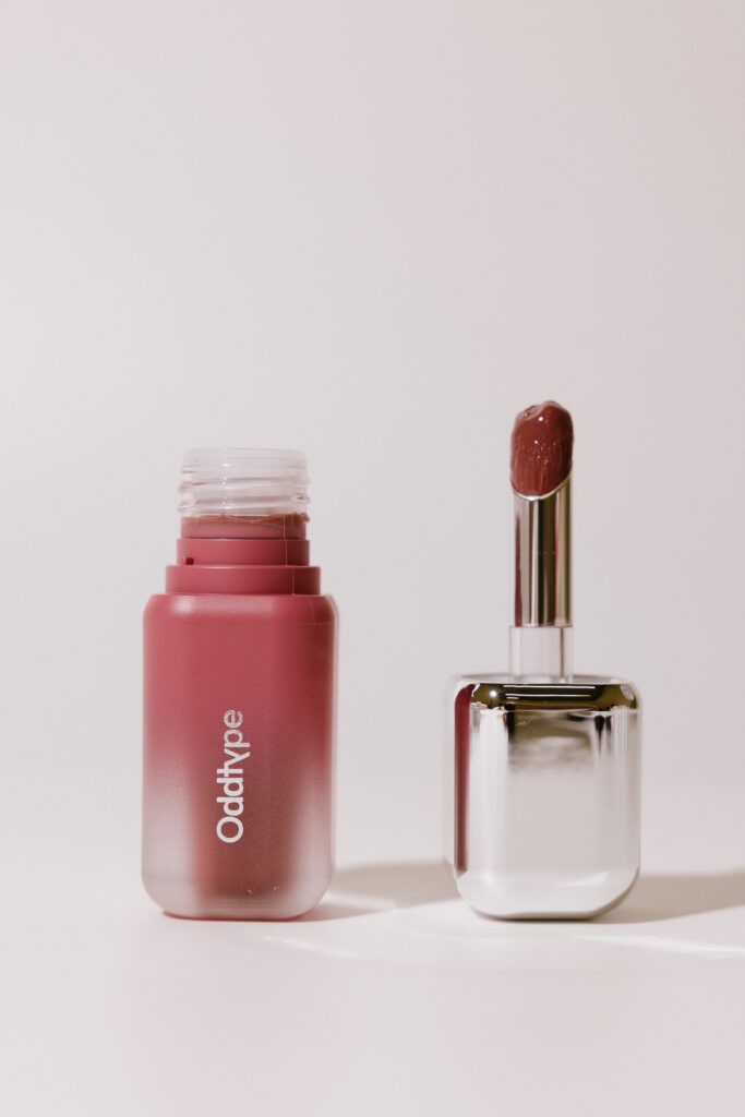 Блеск для губ ODDTYPE Unseen Balloon Tint [877 Rizz] 3g