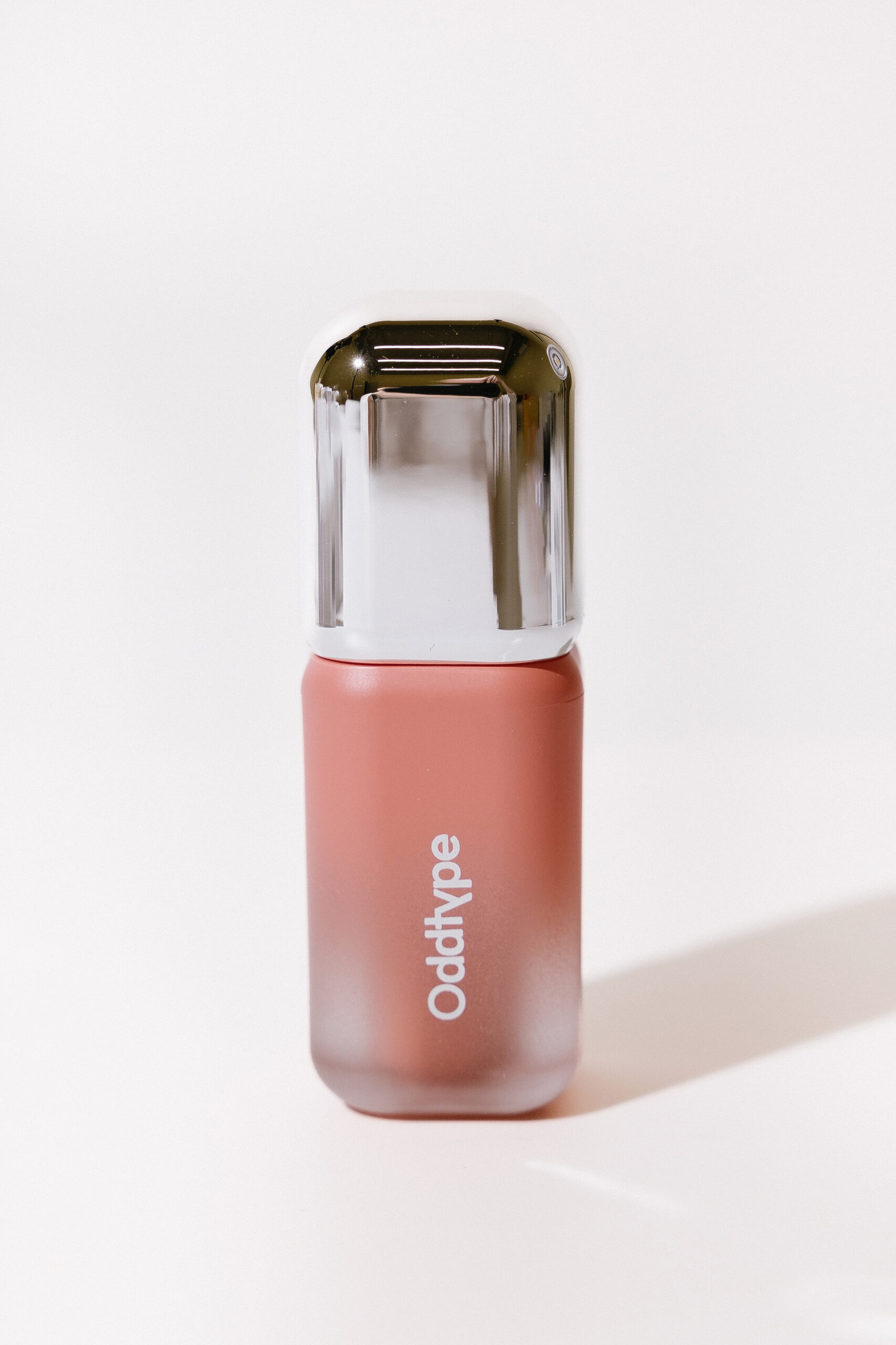 

Блеск для губ ODDTYPE Unseen Balloon Tint [245 Geek] 3g