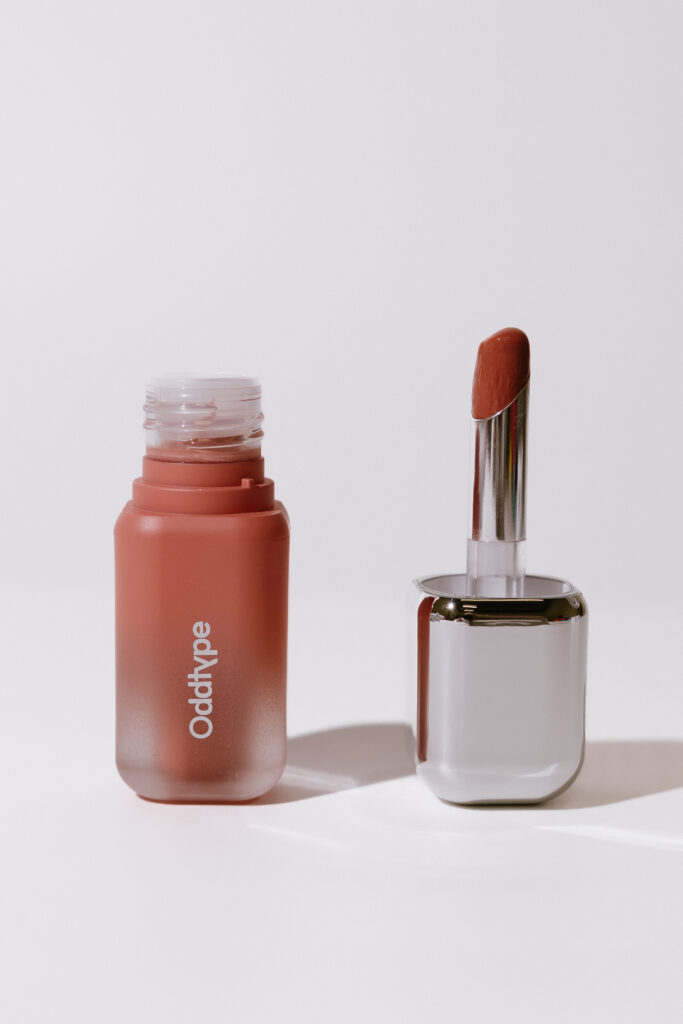 Блеск для губ ODDTYPE Unseen Balloon Tint [245 Geek] 3g