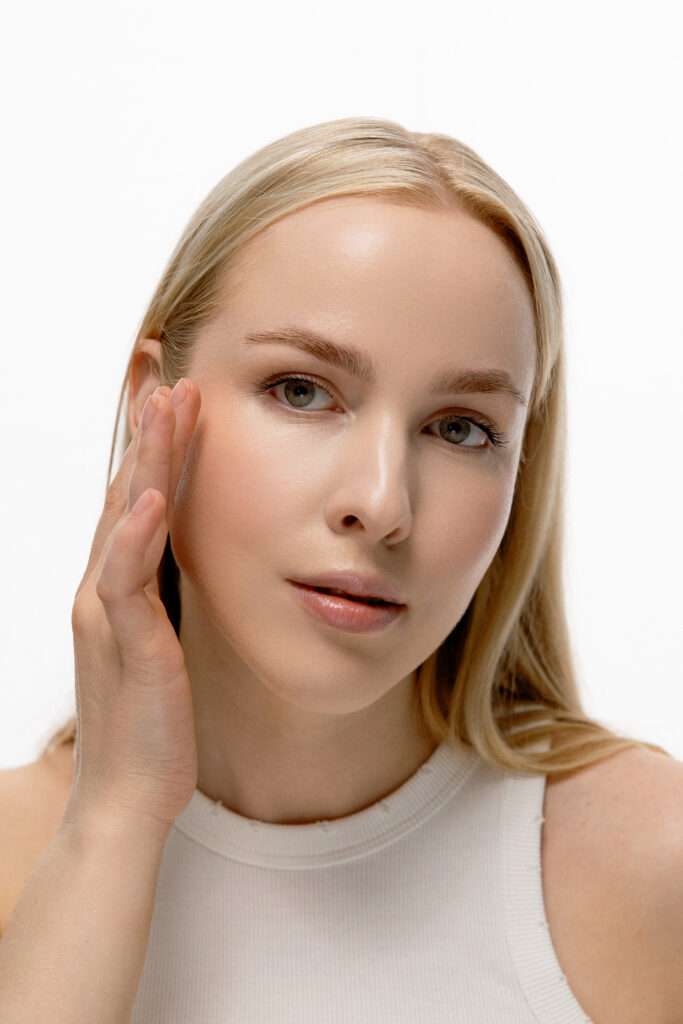 Жидкие румяна hince Dewy Liquid Cheek [02 Sunlit Peach] 6ml