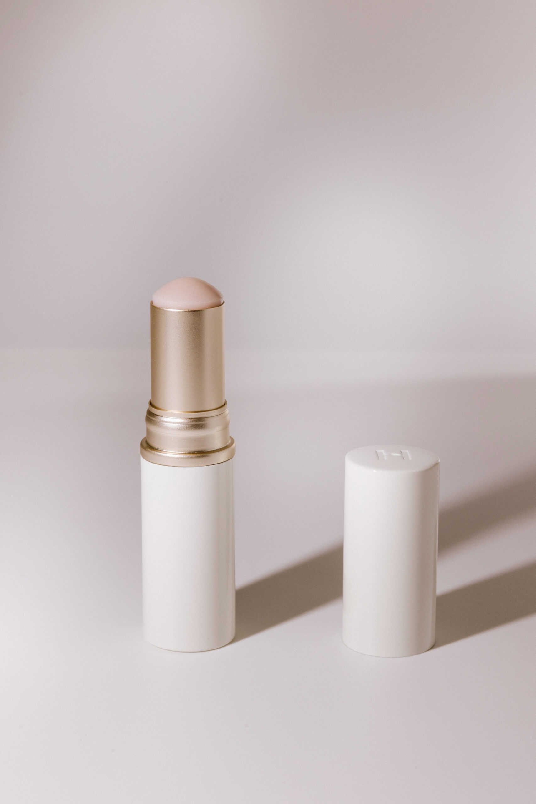 

Универсальный сияющий стик для лица hince True Dimension Radiance Balm [TP001 Clear] 10g