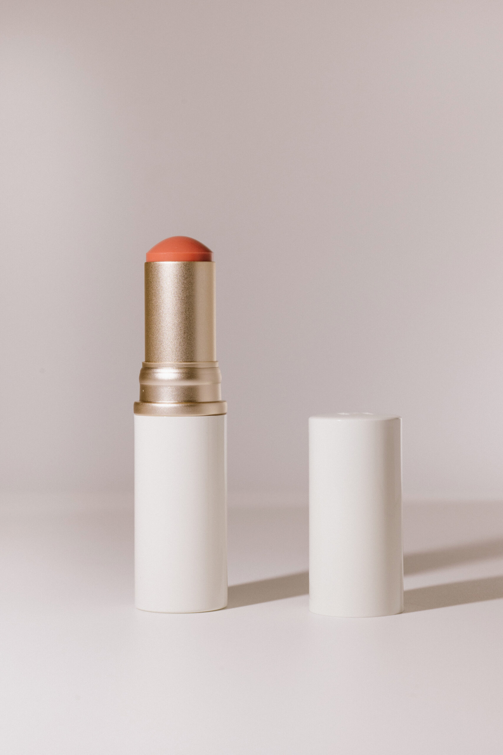 

Универсальный сияющий стик для лица hince True Dimension Radiance Balm [03 Tender Room] 10g