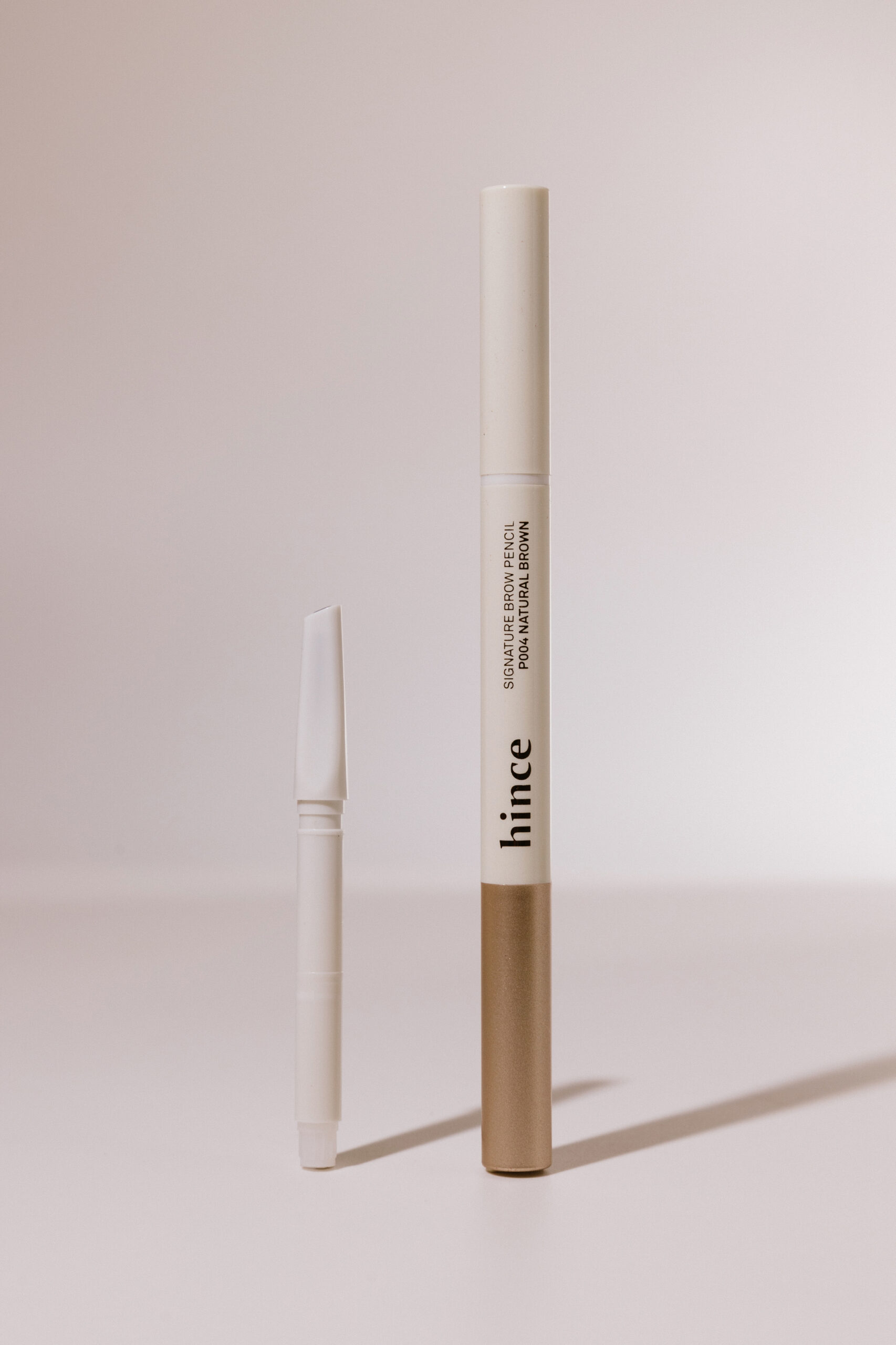 

Карандаш для бровей hince Signature Brow Pencil [04 Natural Brown] 0,2g