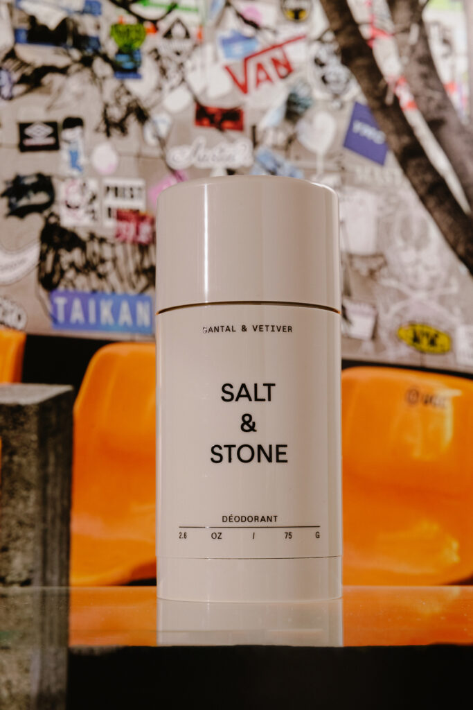 Стойкий дезодорант Salt&Stone Extra-Strength Aluminum-Free Deodorant Santal&Vetiver 75g