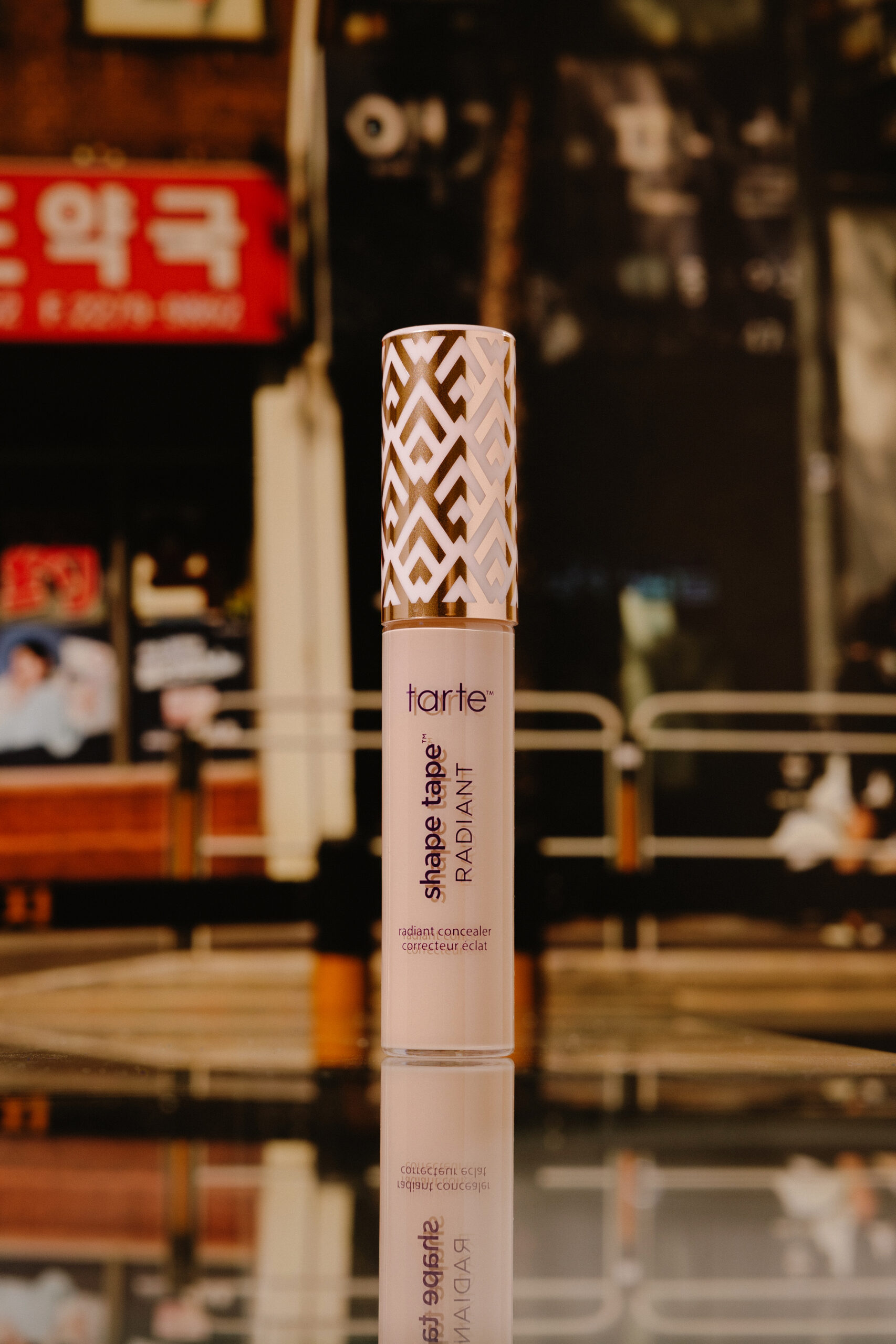 

Консилер для свежести взгляда Tarte Shape Tape Radiant Concealer [22B Light Beige] 10ml