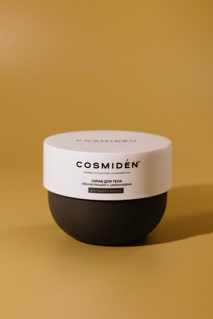 Скраб для тела обновляющий с церамидами Фисташка и ваниль COSMIDEN 250ml