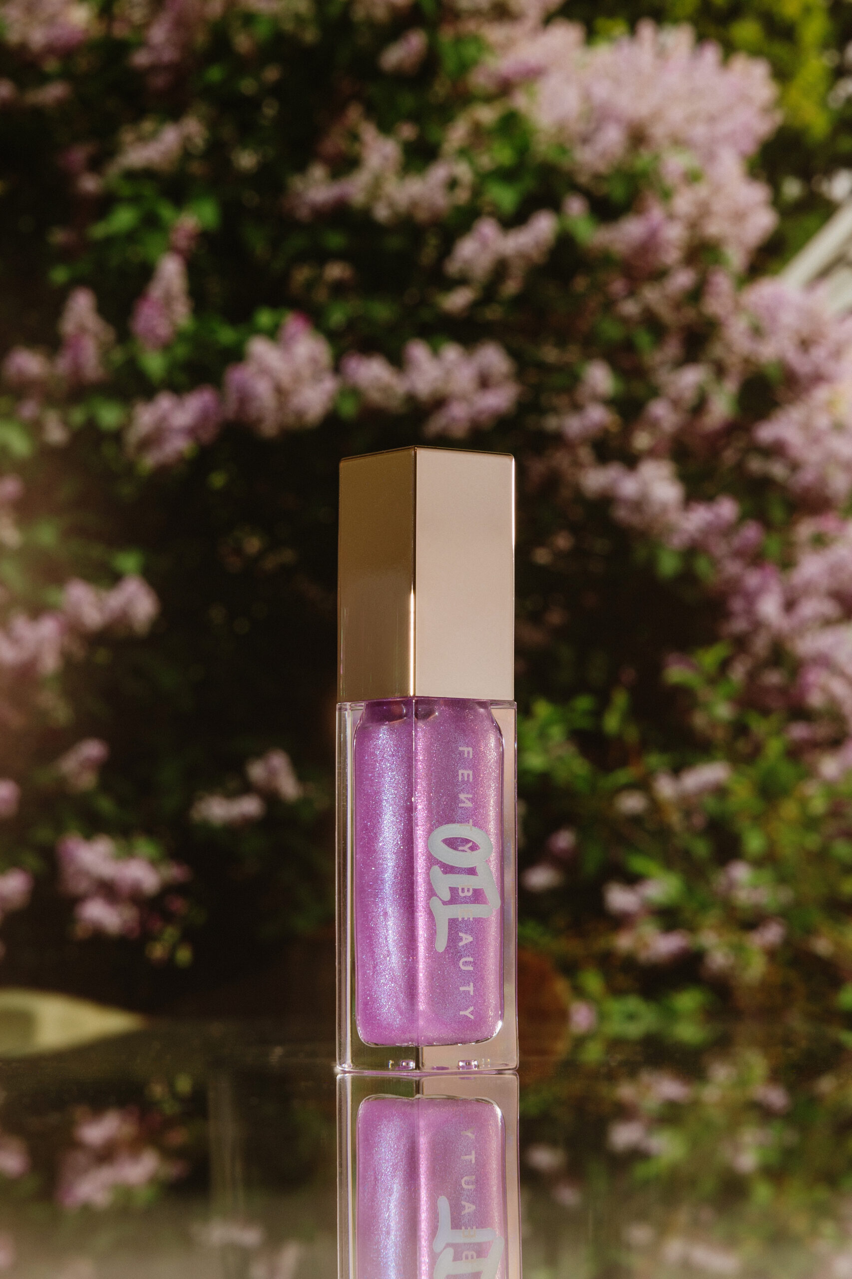 

Сияющее масло для губ Fenty Beauty Gloss Bomb Oil [Miss Jellyfish] 9ml