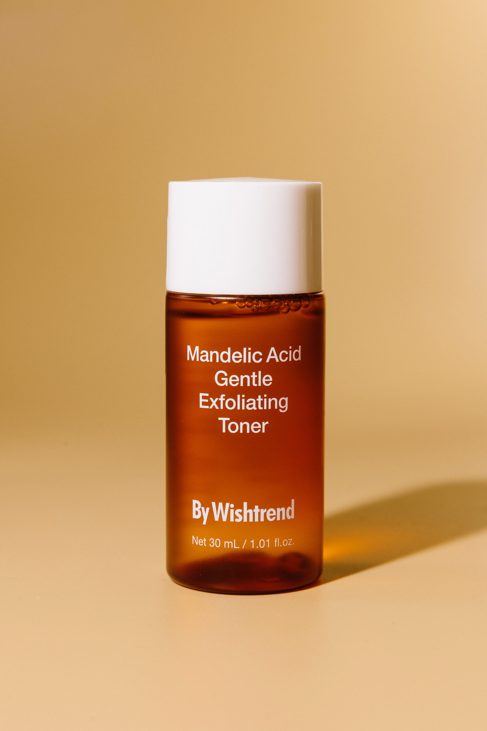 

Миндальный тонер для лица BY WISHTREND Mandelic Acid Gentle Exfoliating Toner 30ml