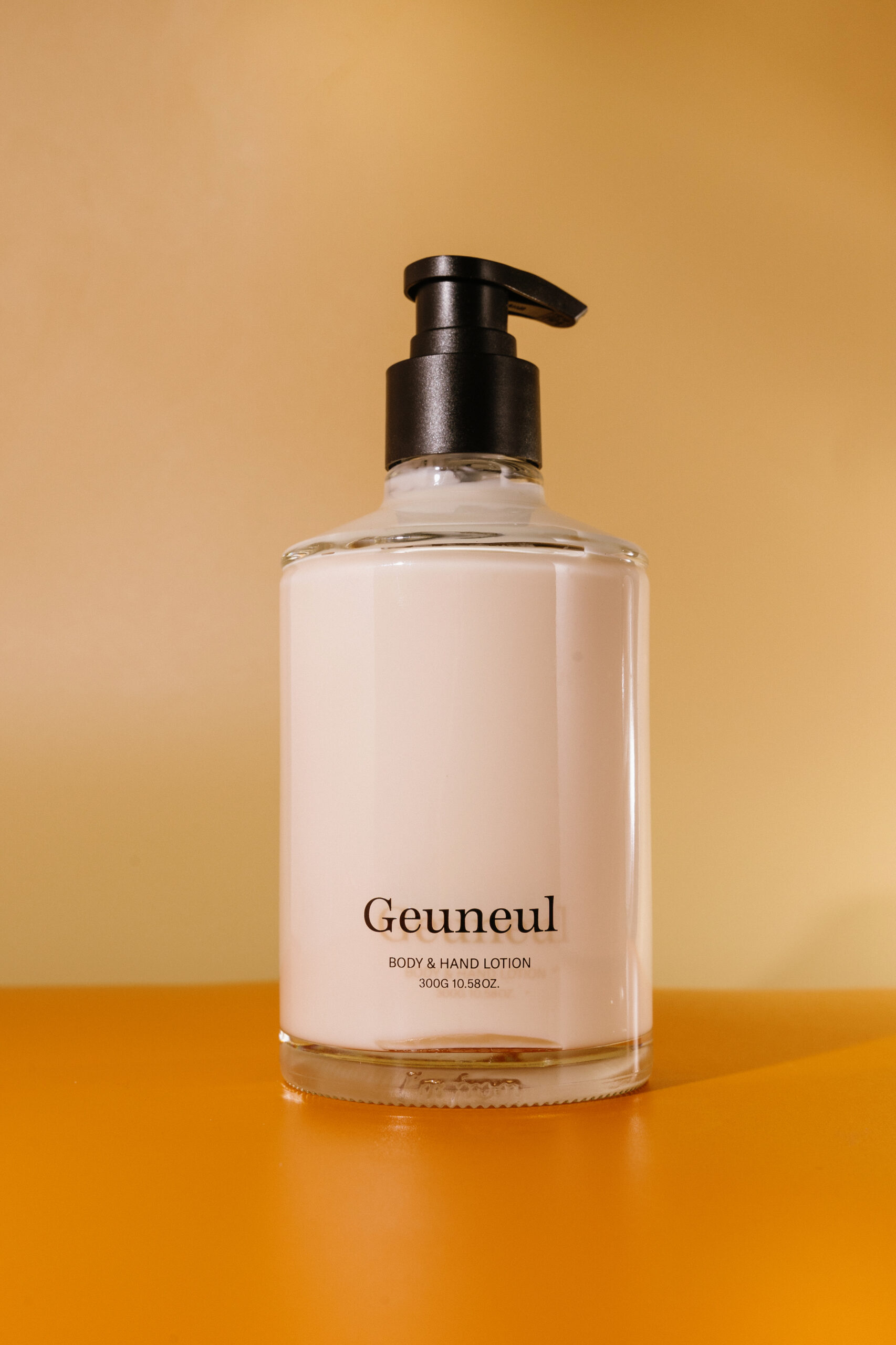 

Лосьон для рук и тела с ароматом I'm from Geuneul Body & Hand Lotion 300g