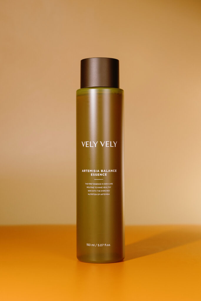 Восстанавливающая эссенция с 100% экстракта полыни Vely Vely Artemisia Balance Essence 150ml