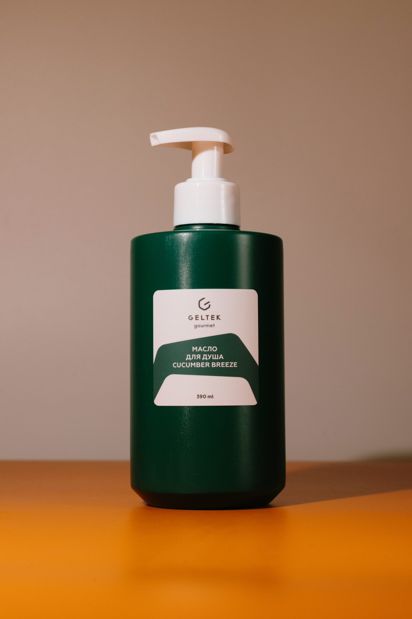 

Масло для душа с ароматом огуречного бриза Geltek Cucumber Breeze 390ml
