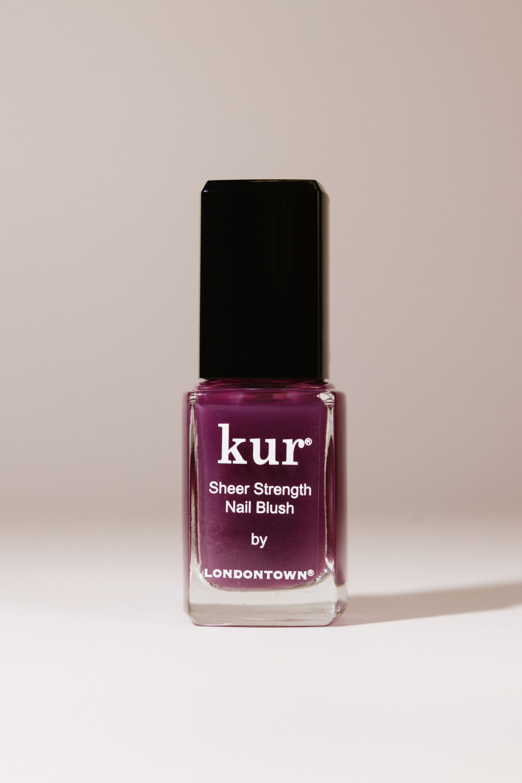 

Румяна для ногтей Наедине с собой Londontown Kur Sheer Strength Nail Blush Concord 12ml