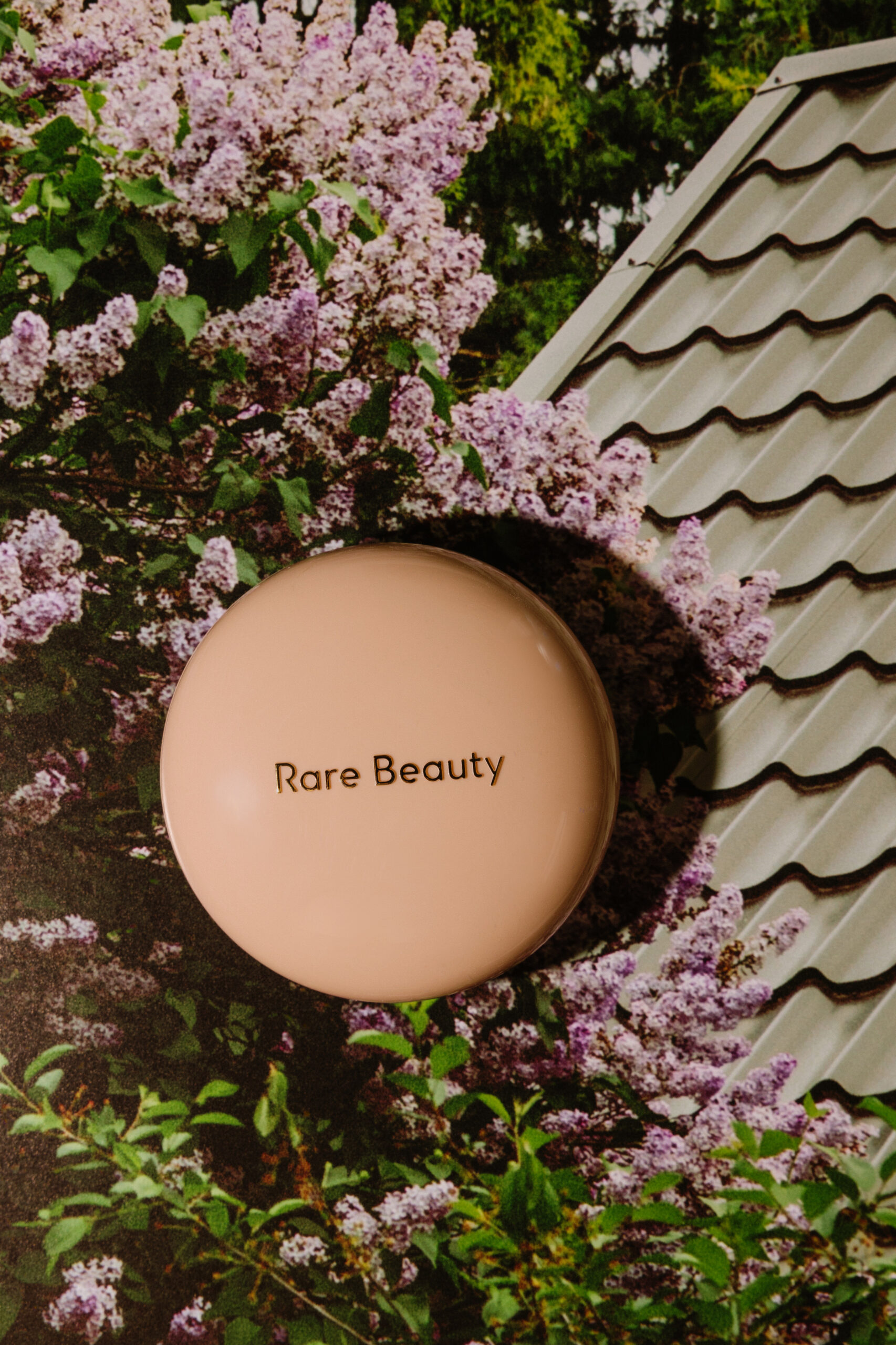 

BU// Пудровый хайлайтер Rare Beauty Positive Light Highlighter [Mesmerize] 2,8g